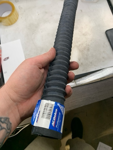 Condition photo showing New/Like New for ACDelco Gold 31637 Flexible Radiator Hose,17 x 1.5 x 1.5 inches