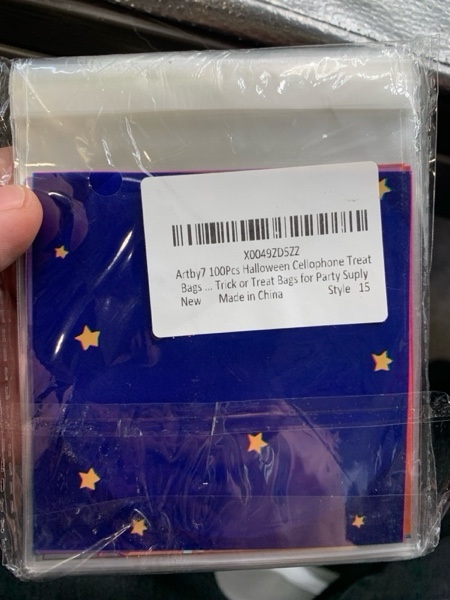 Condition photo showing New/Like New for Artby7 100 Pack 4''x4'' Halloween Treat Bags for Candy or Cookies, Self Adhesive Small Candy Snake Goodie Bags for Halloween Party Favor and Gift Packing, Trick or Treat Bags