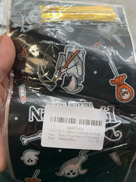 Condition photo showing New/Like New for Artby7 50 Pack Halloween Cellophane Treat Bags, Cello Candy Bags with Twsit for Halloween Trick or Treat Party Supply Pattern 03