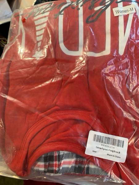 Condition photo showing New/Like New for VNVNE Christmas Pajamas for Family Matching Sets Cute Christmas Printed Sleepwear Holiday Xmas PJs for/Women/Men/Couples