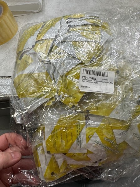 Condition photo showing New/Like New for 200Pcs Travel Deodorant Wipes, Travel Size Mini Deodorant Wipes Bulk for Homeless Individually Wrapped, Body Cleaning Supplies for Women Wet Armpit for Body Cleaning Lemon for Christmas