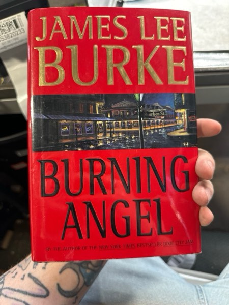 Condition photo showing New/Like New for Burning Angel (Dave Robicheaux Mysteries)