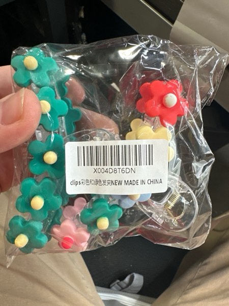 Condition photo showing New/Like New for 2 Pack Flower motif Big Hair Claw Clips for Women Stylish distinctive shape Hair Claw Large Claw Clip for Thick Curly Thin Hair Strong Hold jaw clips (Color+green)