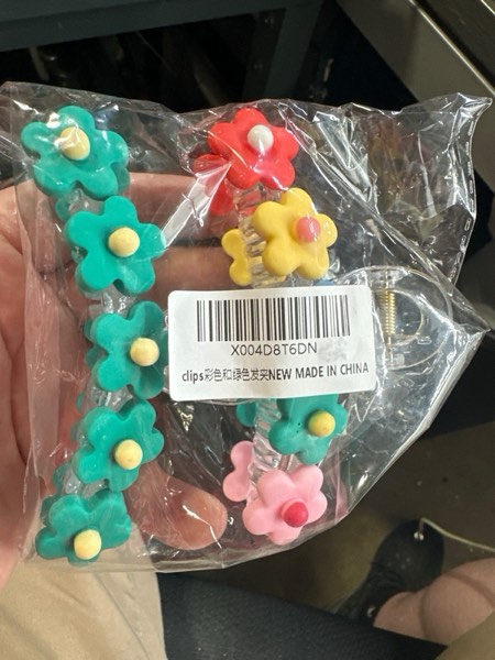 Condition photo showing New/Like New for 2 Pack Flower motif Big Hair Claw Clips for Women Stylish distinctive shape Hair Claw Large Claw Clip for Thick Curly Thin Hair Strong Hold jaw clips (Color+green)