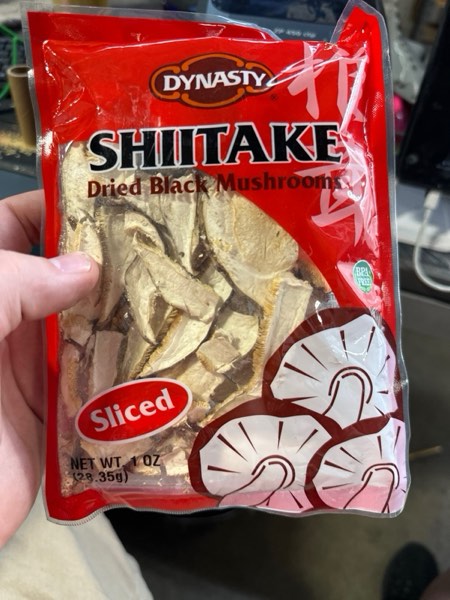 Condition photo showing New/Like New for Dynasty Shiitake Sliced Mushrooms, 1 oz