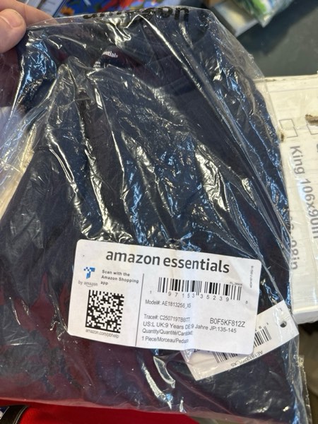 Condition photo showing New/Like New for Amazon Essentials Boys Short-Sleeve T-Shirts 1 Navy Large