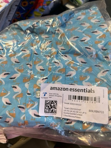 Condition photo showing New/Like New for Amazon Essentials mens Short-sleeve Regular-fit Stretch Poplin Shirt X-Small Aqua Blue