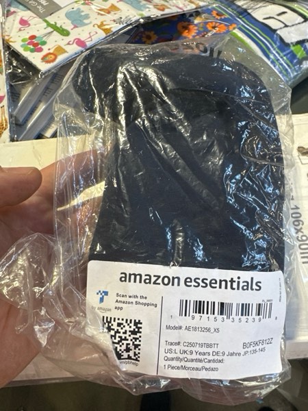 Condition photo showing New/Like New for Amazon Essentials Boys Short-Sleeve T-Shirts 1 Navy Large