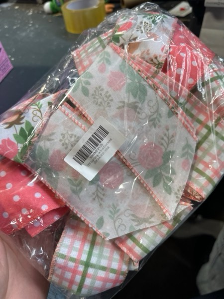 Condition photo showing New/Like New for YKW Large Farmhouse Bow for Wreaths, Pink Gingham Floral Wreath Bow with Wired Edge, Shabby Chic Rose Burlap Bow for Front Door, Spring Decor, Cottage Indoor Outdoor Decoration Floral-style2