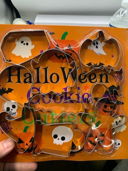 Condition photo showing New/Like New for OHOME 9 PCS Halloween Cookie Cutters Kit Halloween Party Favors - Shaped in Bat Ghost Cat Pumpkin Coffin | Stainless Steel Halloween Party Decorations Food Baking Supplies for Kitchen