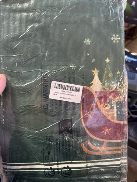 Condition photo showing New/Like New for Artoid Mode Green Sleigh Star Xmas Tree Merry Christmas Kitchen Towels Dish Towels, 18x26 Inch Farmhouse Holiday Winter Decoration Cleaning Set of 4