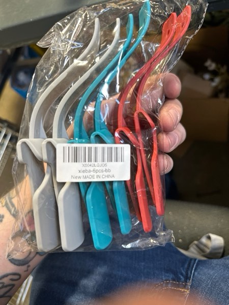 Condition photo showing New/Like New for Fanwer Lazy Shoe Helper Easy on Easy Off, Portable Plastic Shoe Horn for Seniors, Elderly, Disabled, Kids, Men and Women Multi-colored