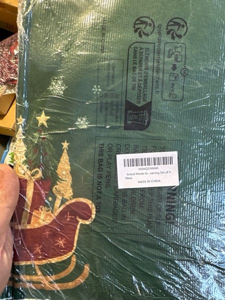 Condition photo showing New/Like New for Artoid Mode Green Sleigh Star Xmas Tree Merry Christmas Kitchen Towels Dish Towels, 18x26 Inch Farmhouse Holiday Winter Decoration Cleaning Set of 4