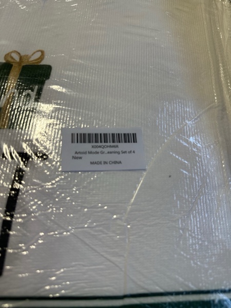 Condition photo showing New/Like New for Artoid Mode Green Sleigh Star Xmas Tree Merry Christmas Kitchen Towels Dish Towels, 18x26 Inch Farmhouse Holiday Winter Decoration Cleaning Set of 4