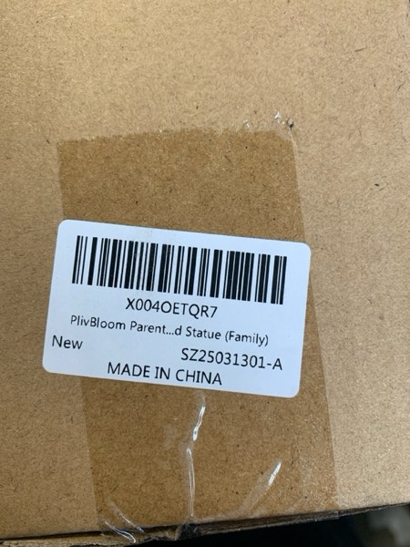 Condition photo showing New/Like New for Ceramic Family Sculpture of 4,Gifts for Family Figurines,Mother Daughter Art, Memorial Gift for Parents for Home Decor Bedroom Living Room Tabletop,Family Statue of Four