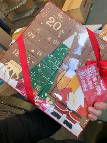 Condition photo showing New/Like New for Advent Calendar 2025 BODY & EARTH Holiday Gifts for Women Christmas 24 Days of Beauty Countdow Calendar 24PCS 2025 Skincare Advent Calendar Brown