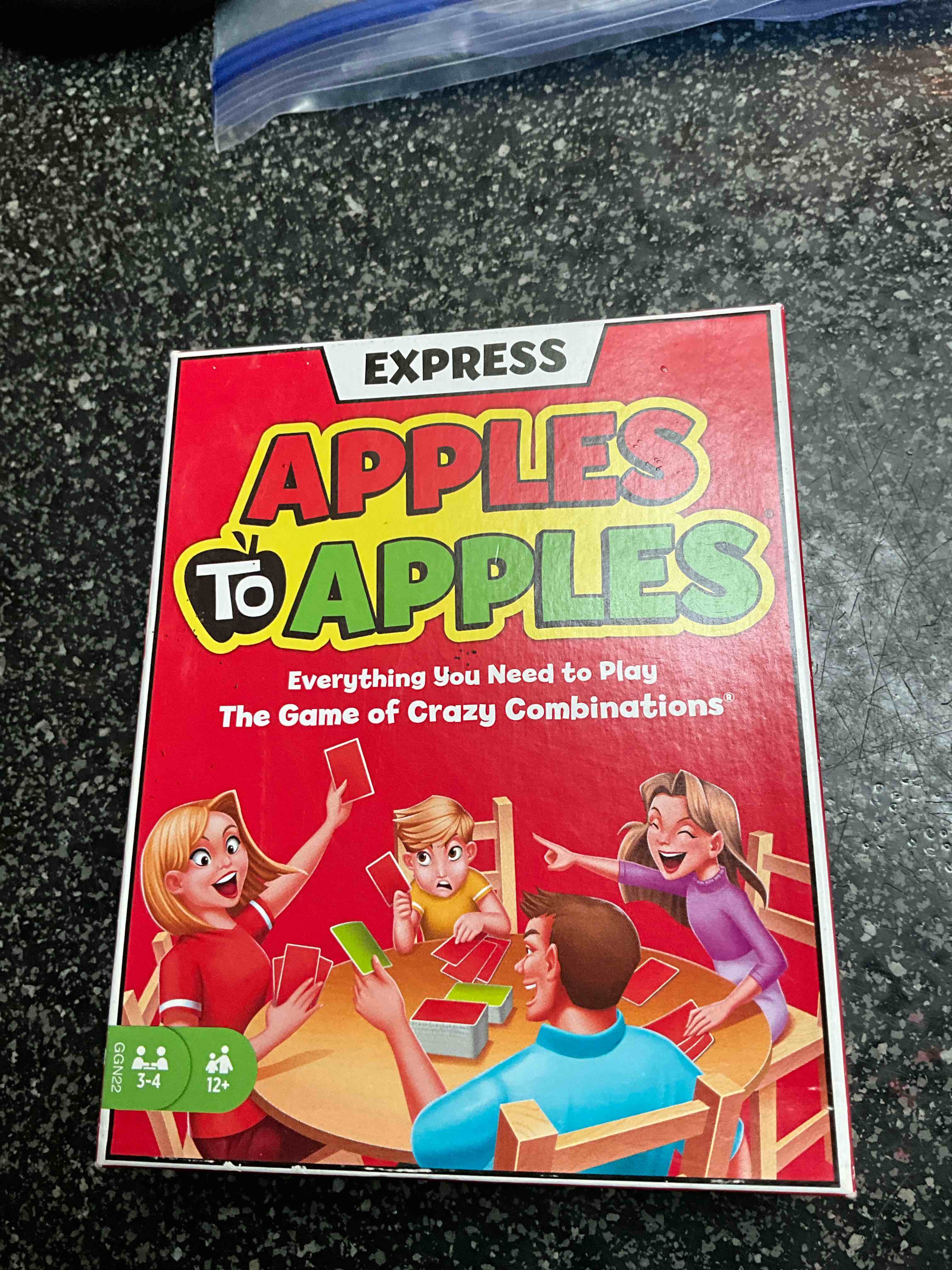 Express Apples To Apples (everything you need to play the game of crazy combinations) 