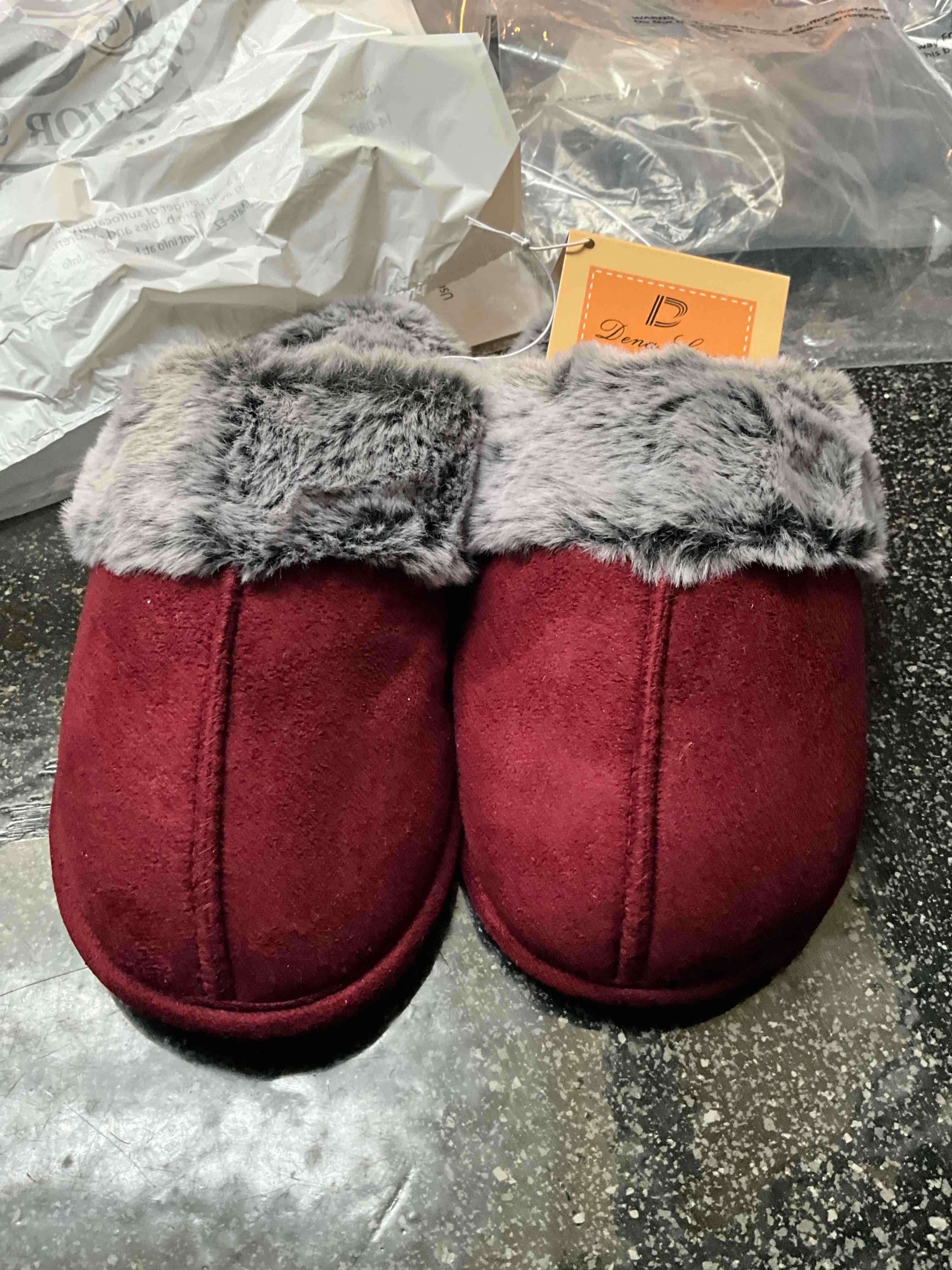 Dena Lives - Ultra Soft Comfort - Memory Foam Slippers - size - 5/6 