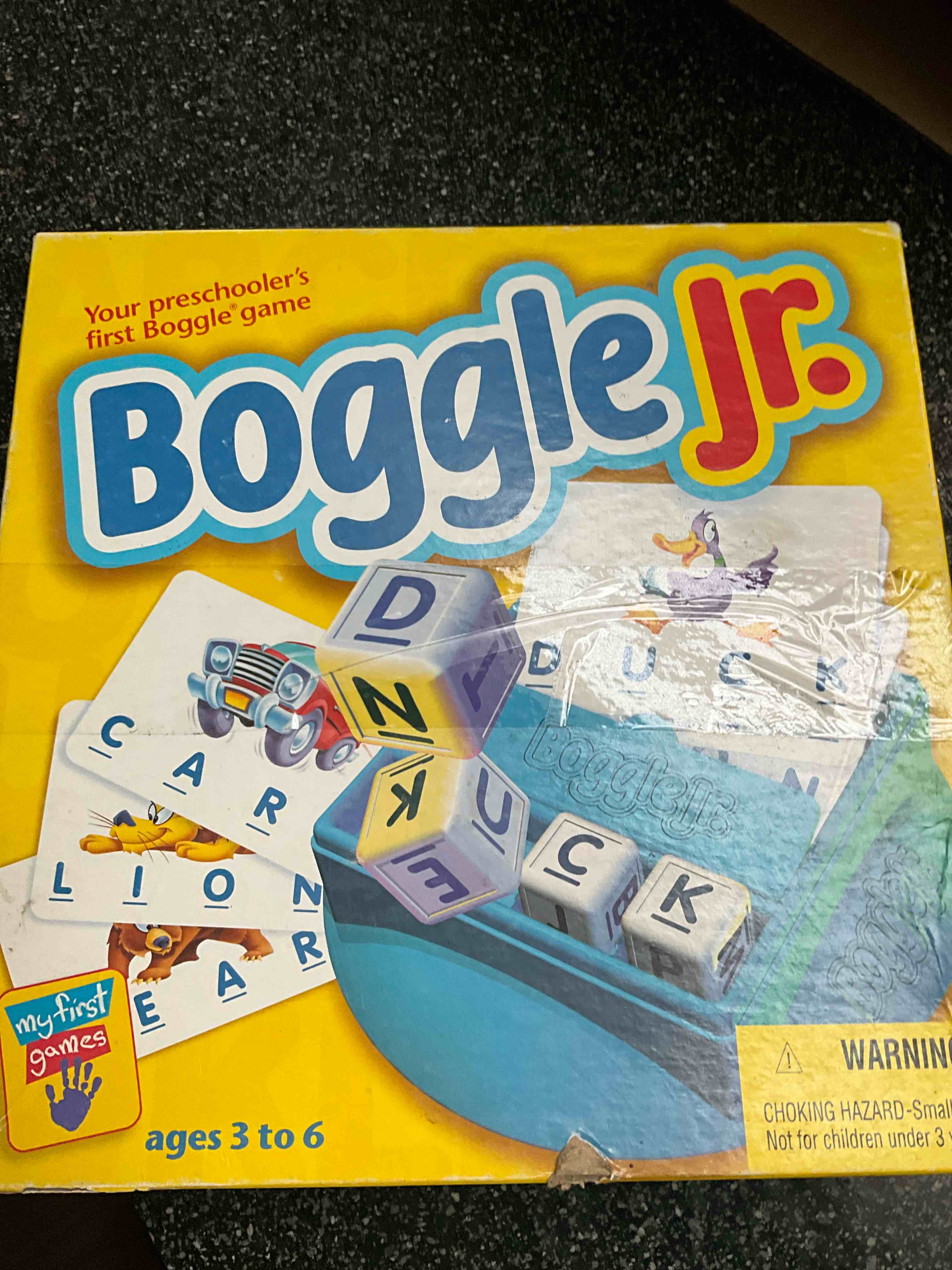 Hasbro Boggle Junior, Preschool Game, Ages 3 and up (Amazon Exclusive)