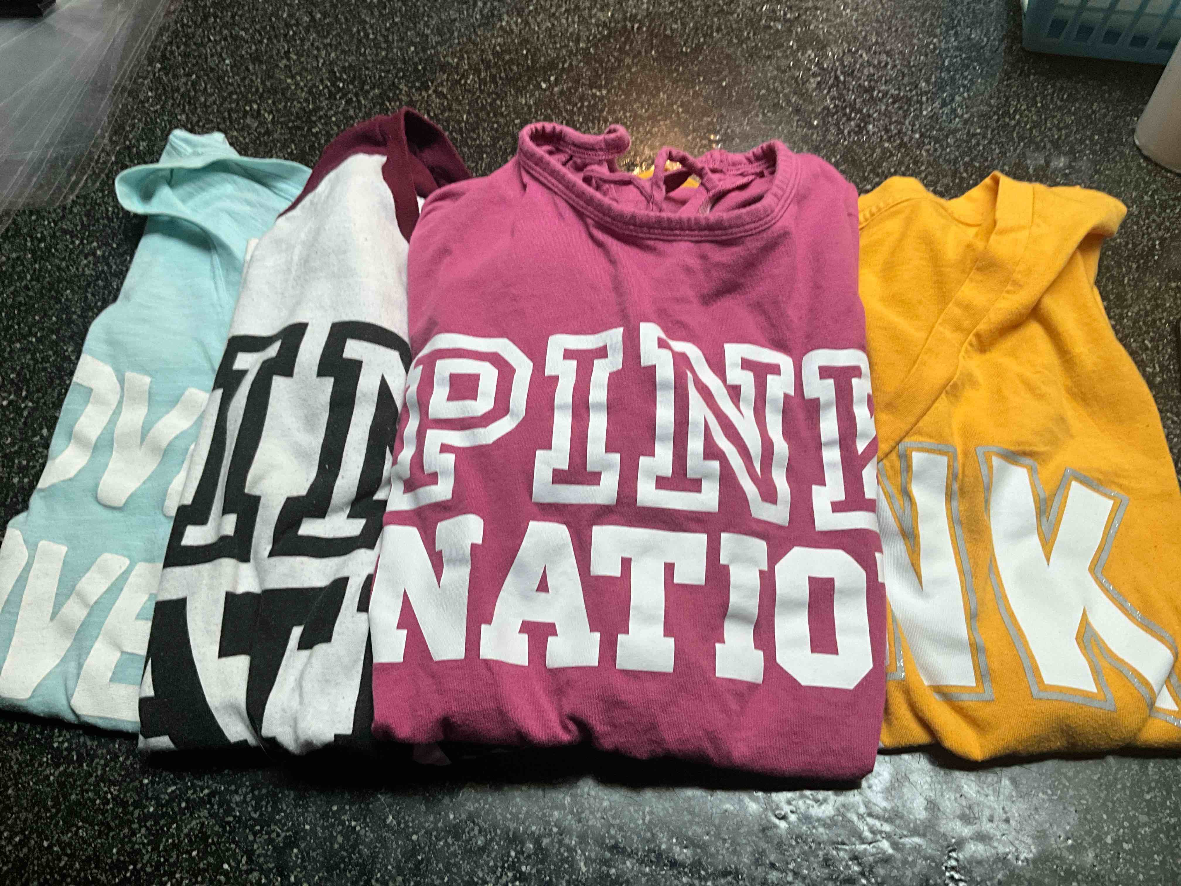 LOT - VS - Pink - Shirts - 4 count 