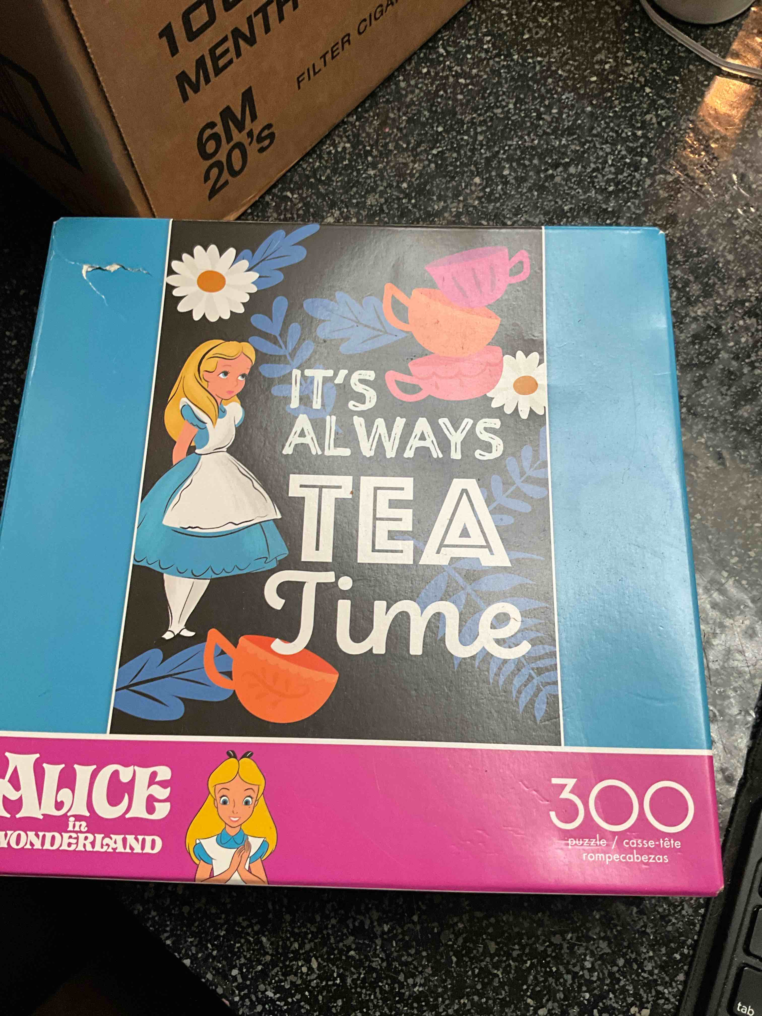 Red Barn - Disney - Alice in Wonderland - 300 pc Puzzle 