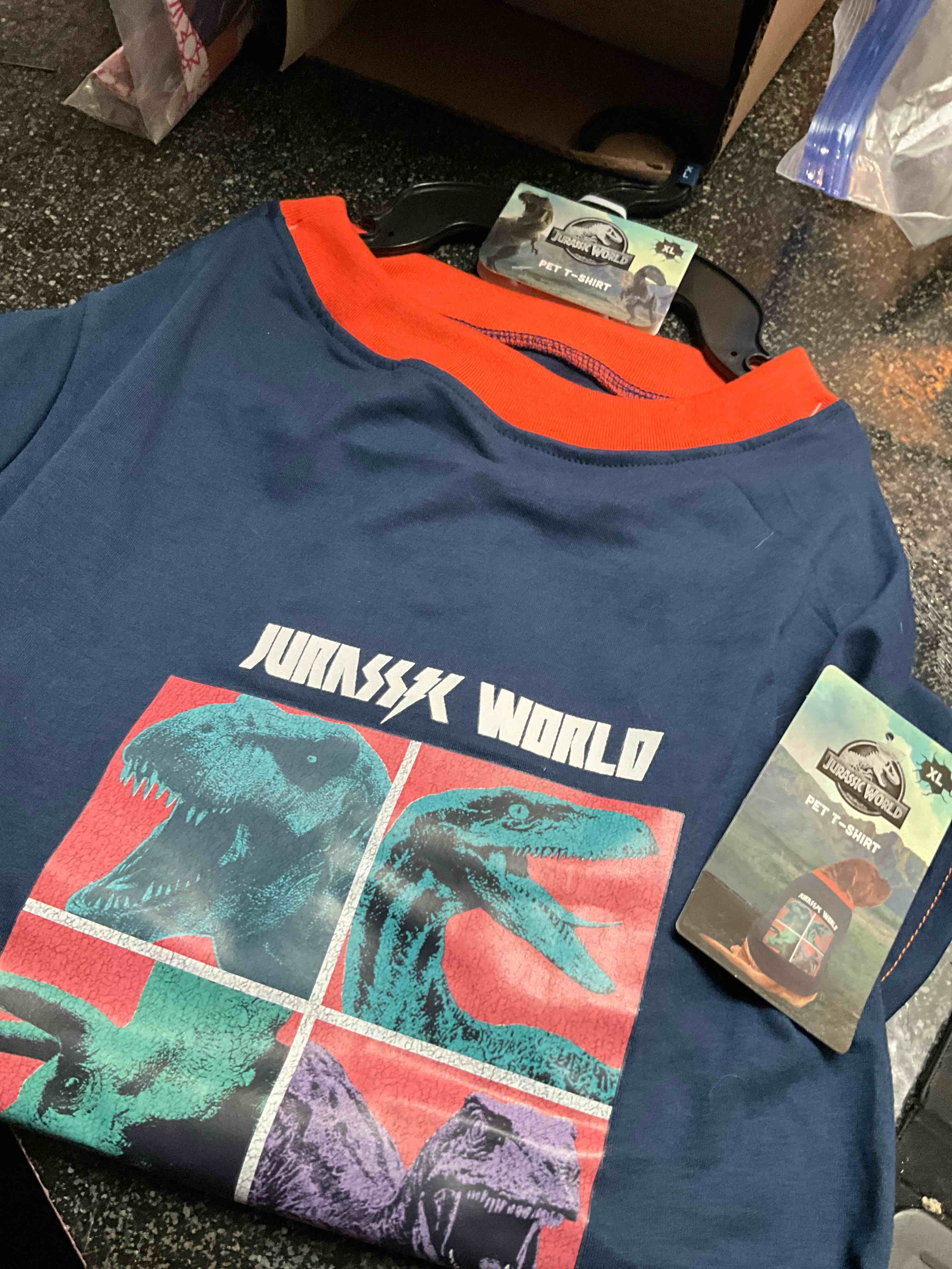 Jurassic World - Pet T-Shirt - Size - XL 