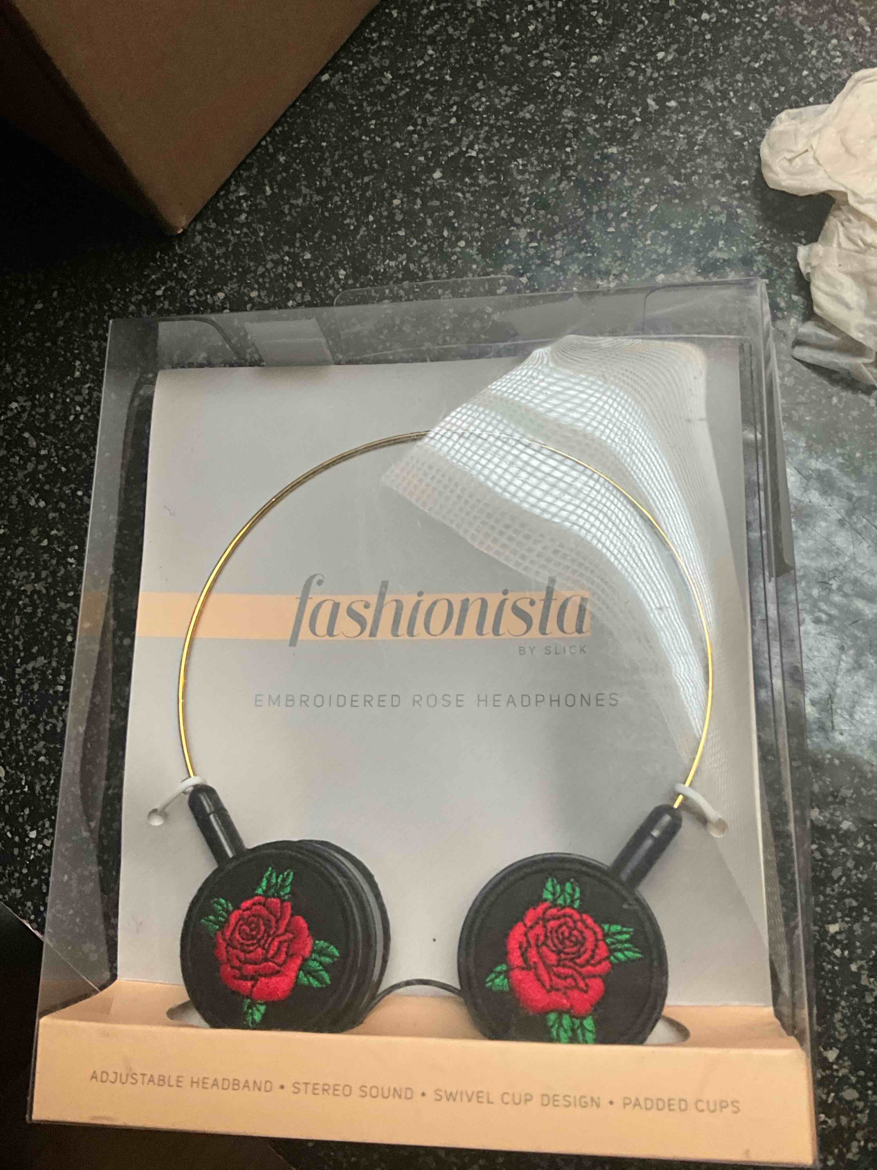 Fashionista by slick - Embroidered Rose Headphones 