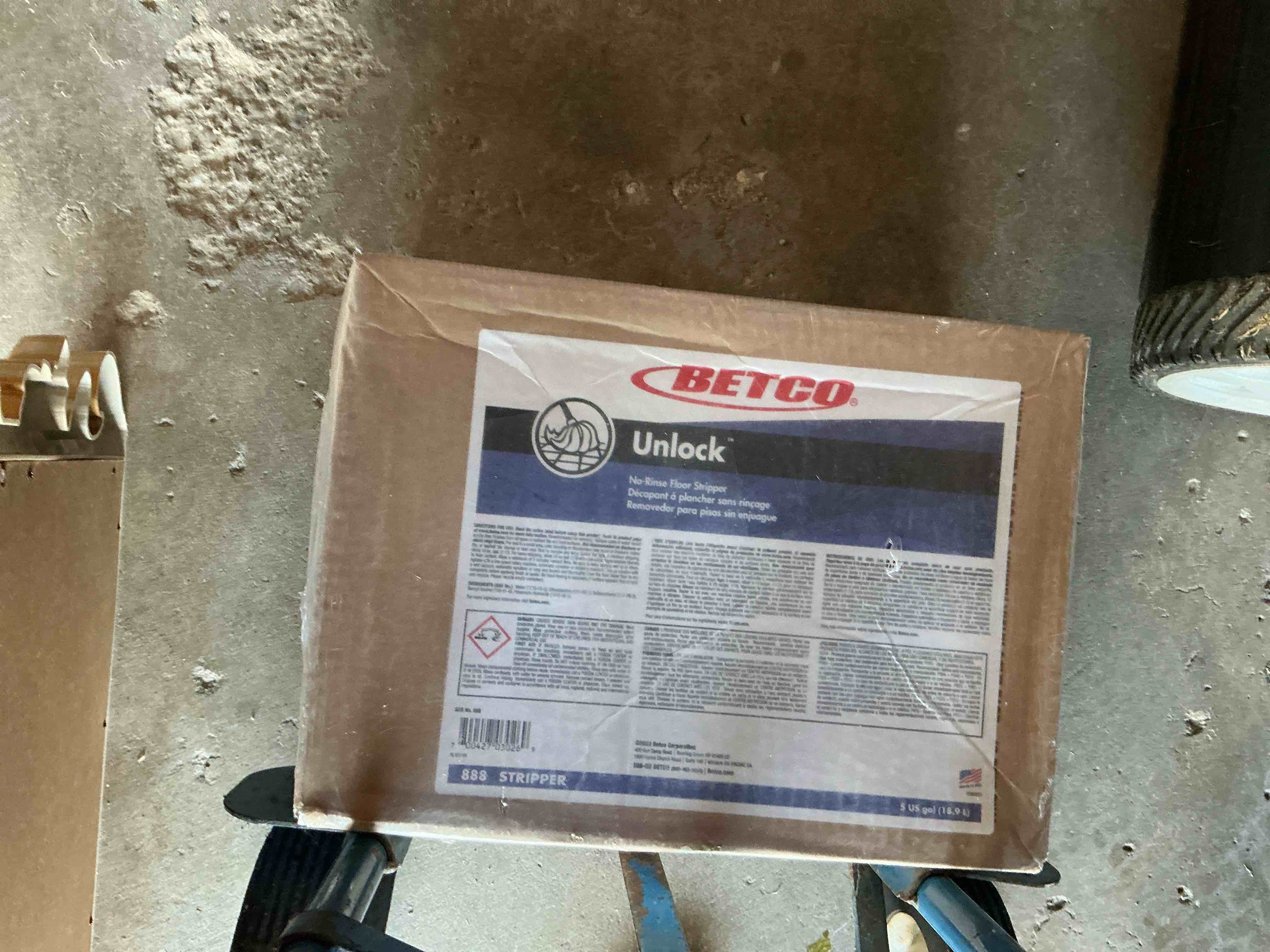 Betco Unlock Floor Striper 