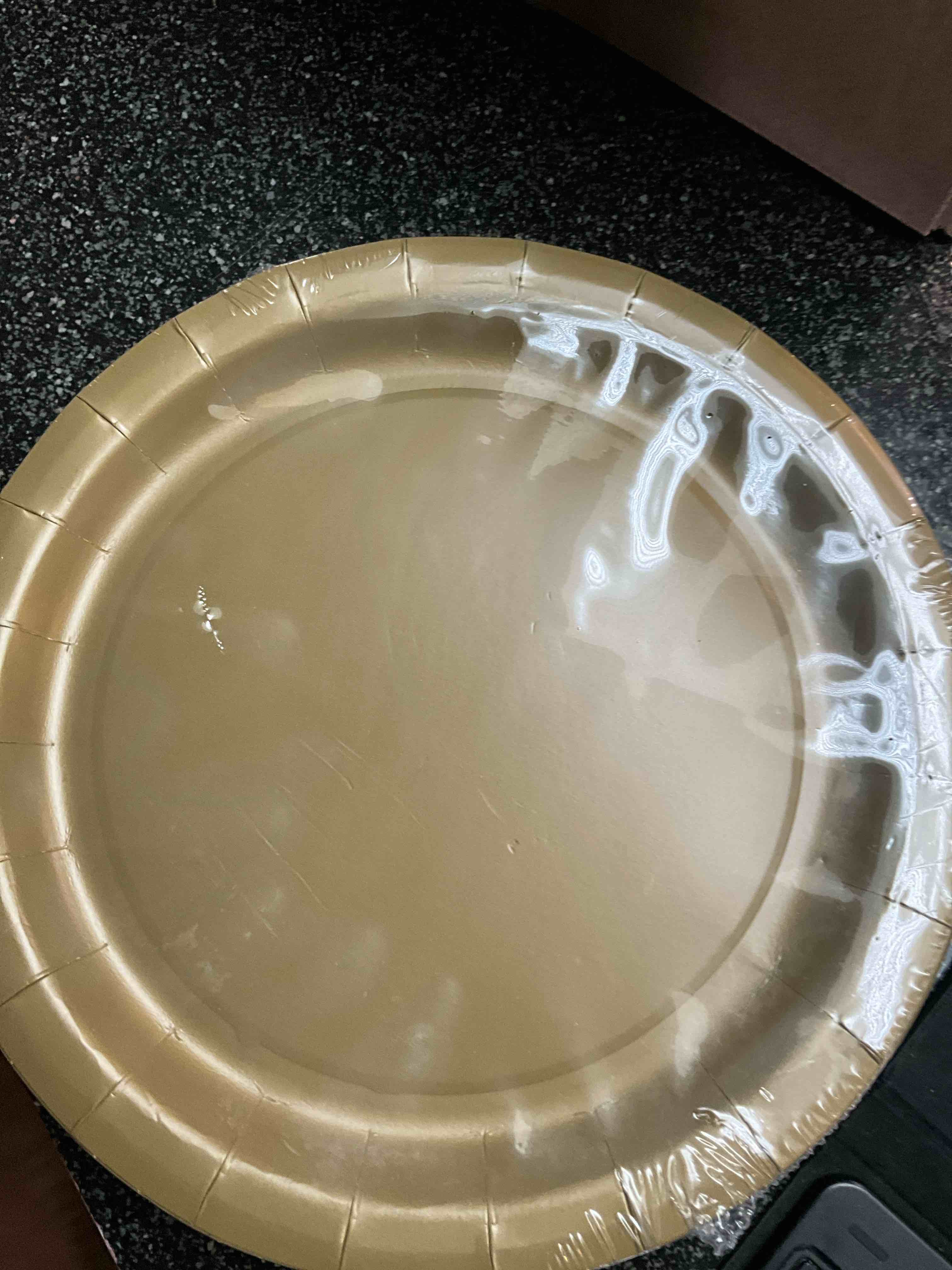 Party - Gold - Lg. Plates - 24 count - 9in 