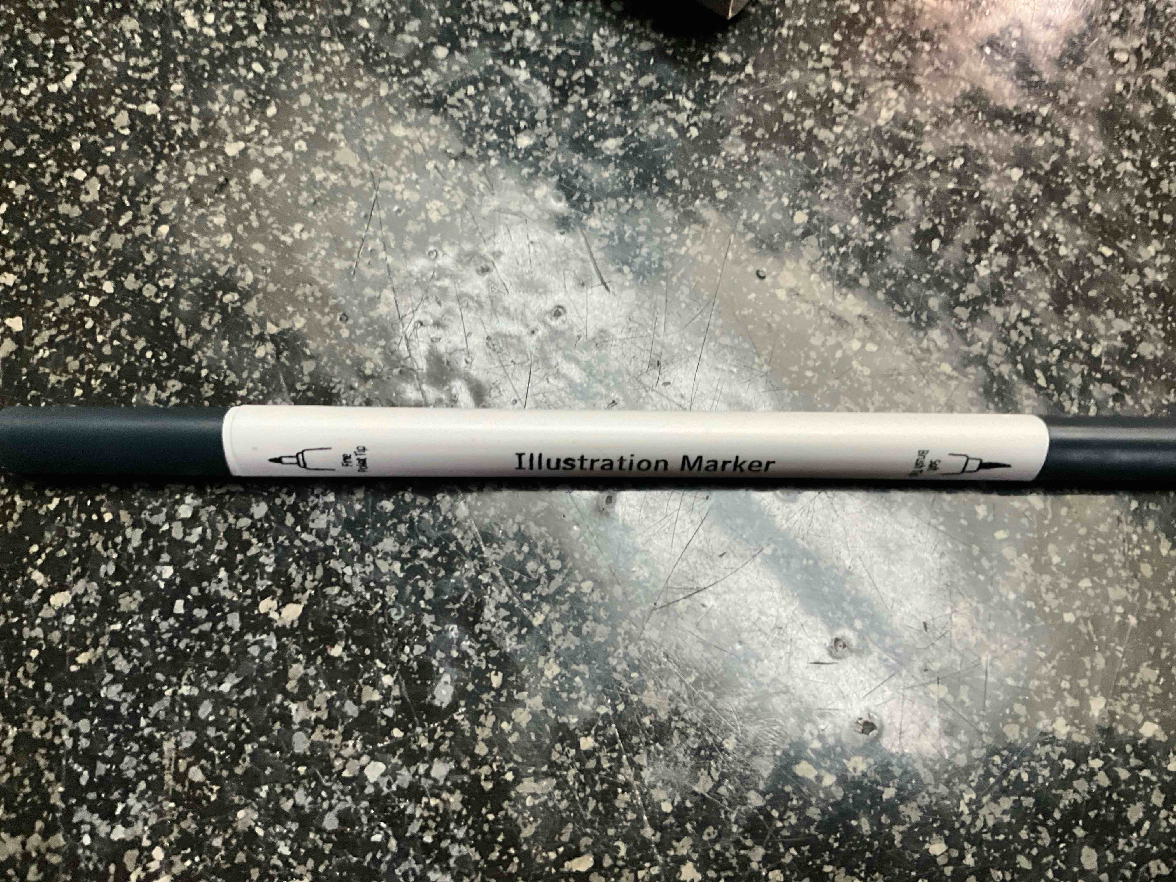 Illustration Marker - Black - different tips on either end 
