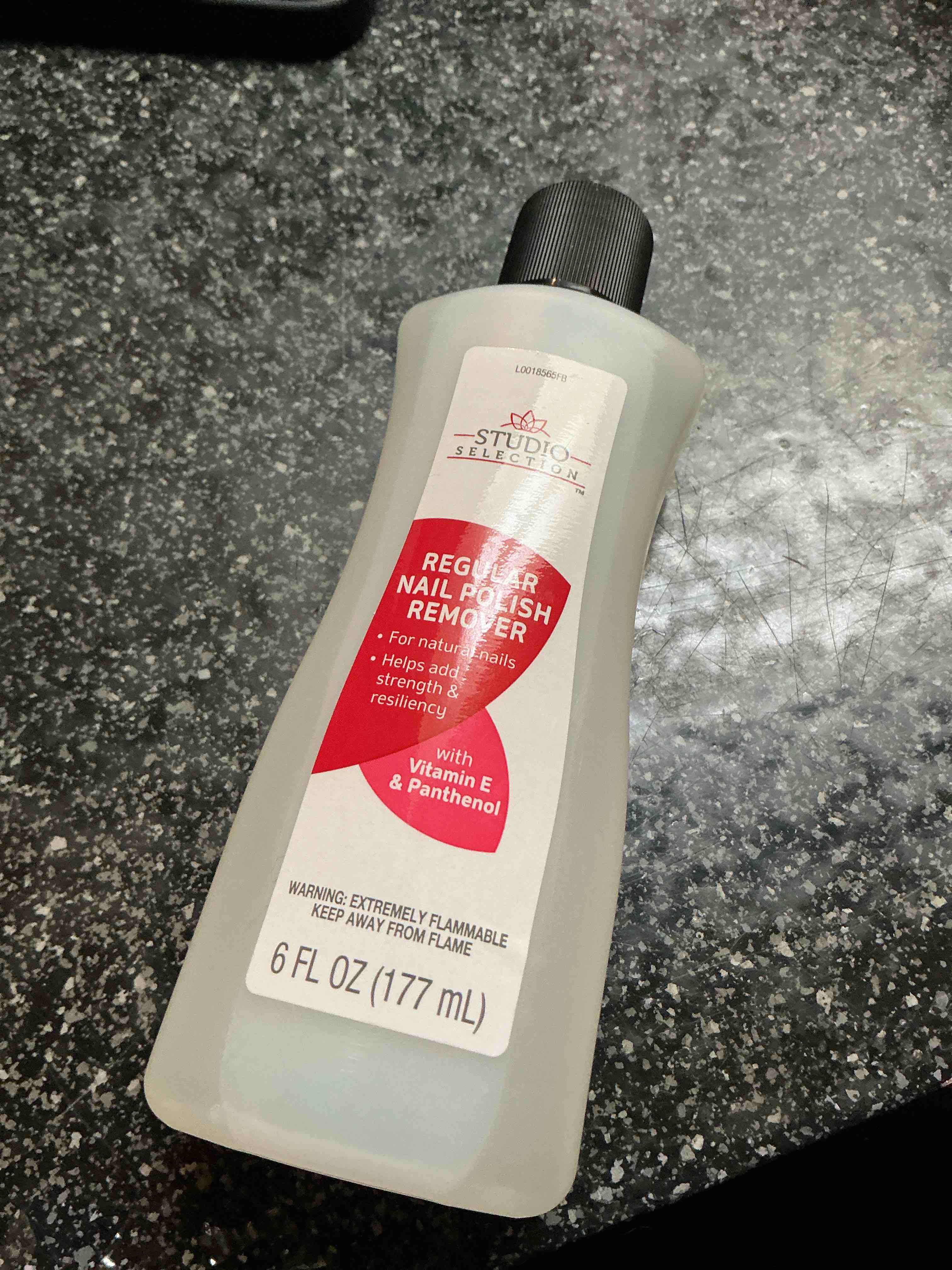 Studio Solution Regular Nail Polish Remover  6 Oz. 