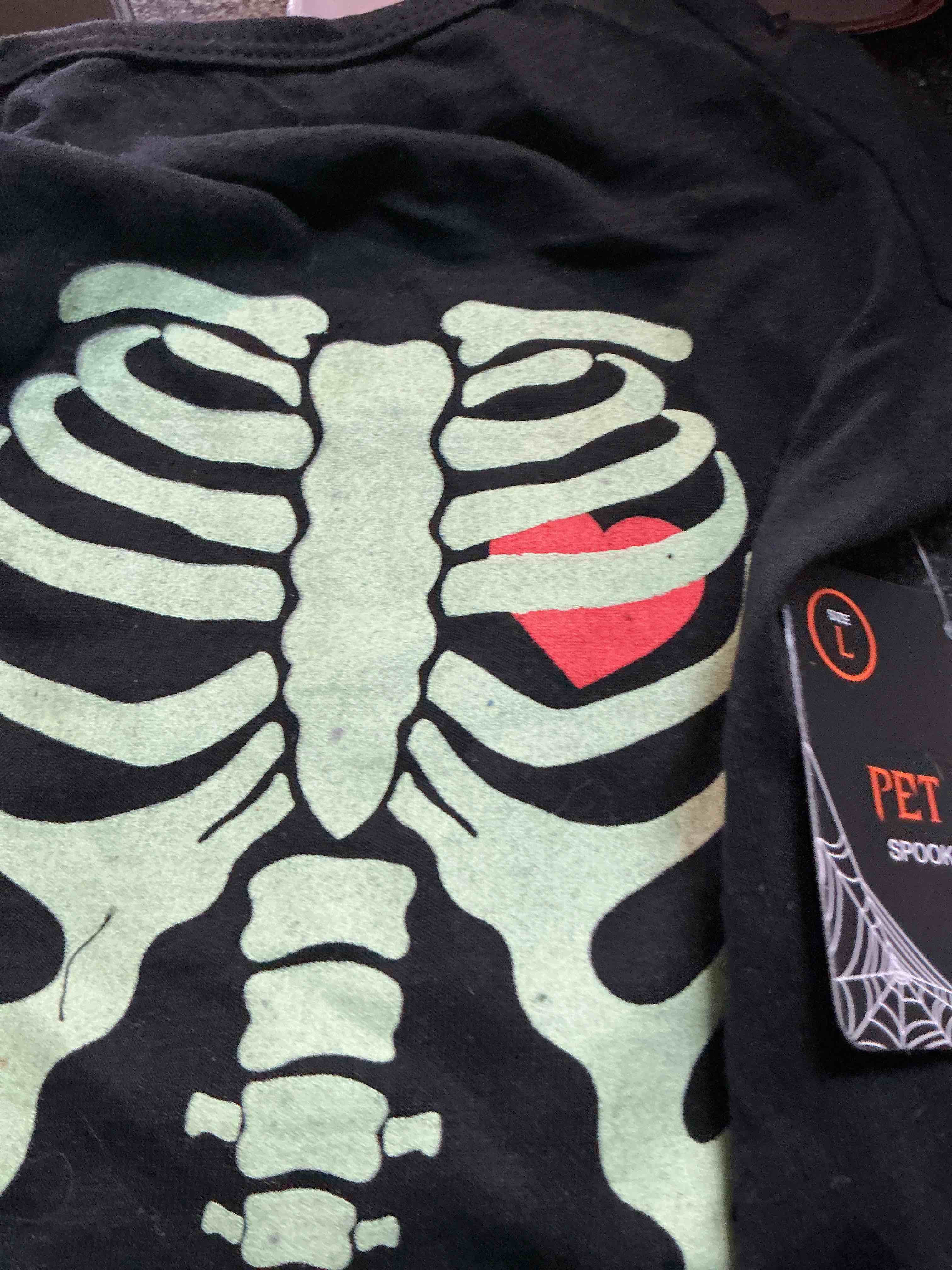 pet t- shirt spookily comfortable  size l 