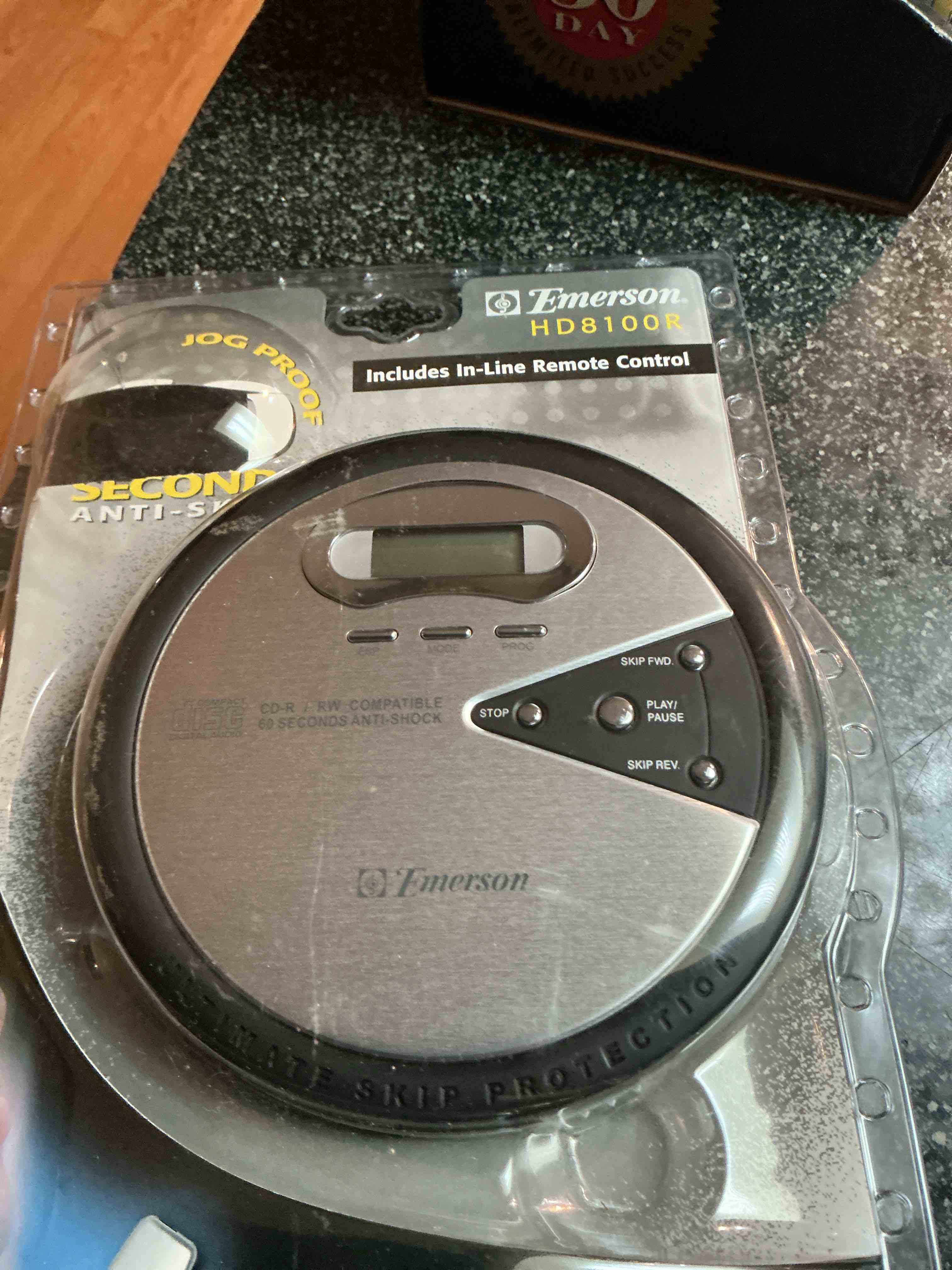 Emerson HD 8100R Jog Proof - Includes a In Line Remote 