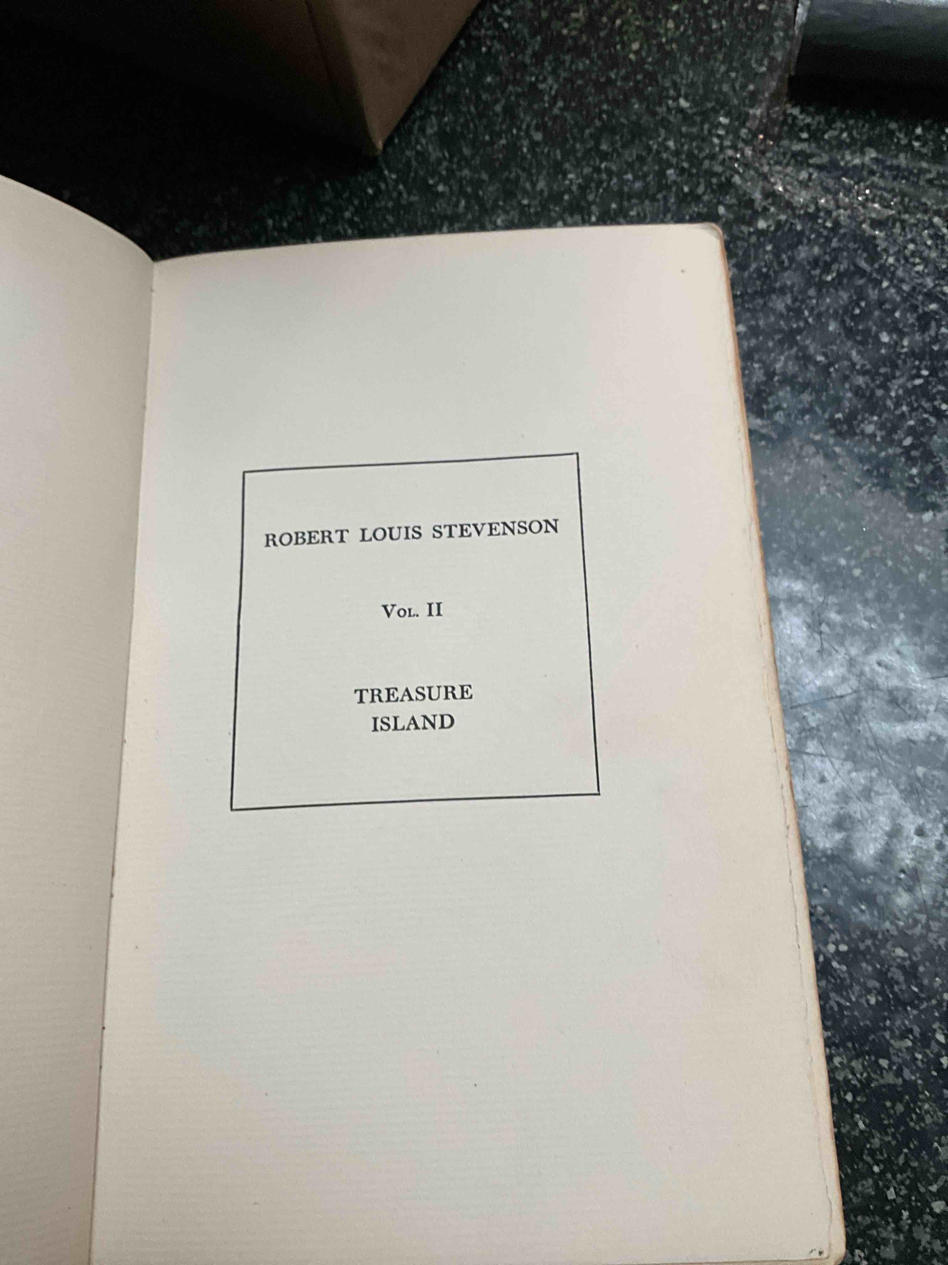 Robert Louis Stevenson - Vol. II - Treasure Island - Vintage/Retro