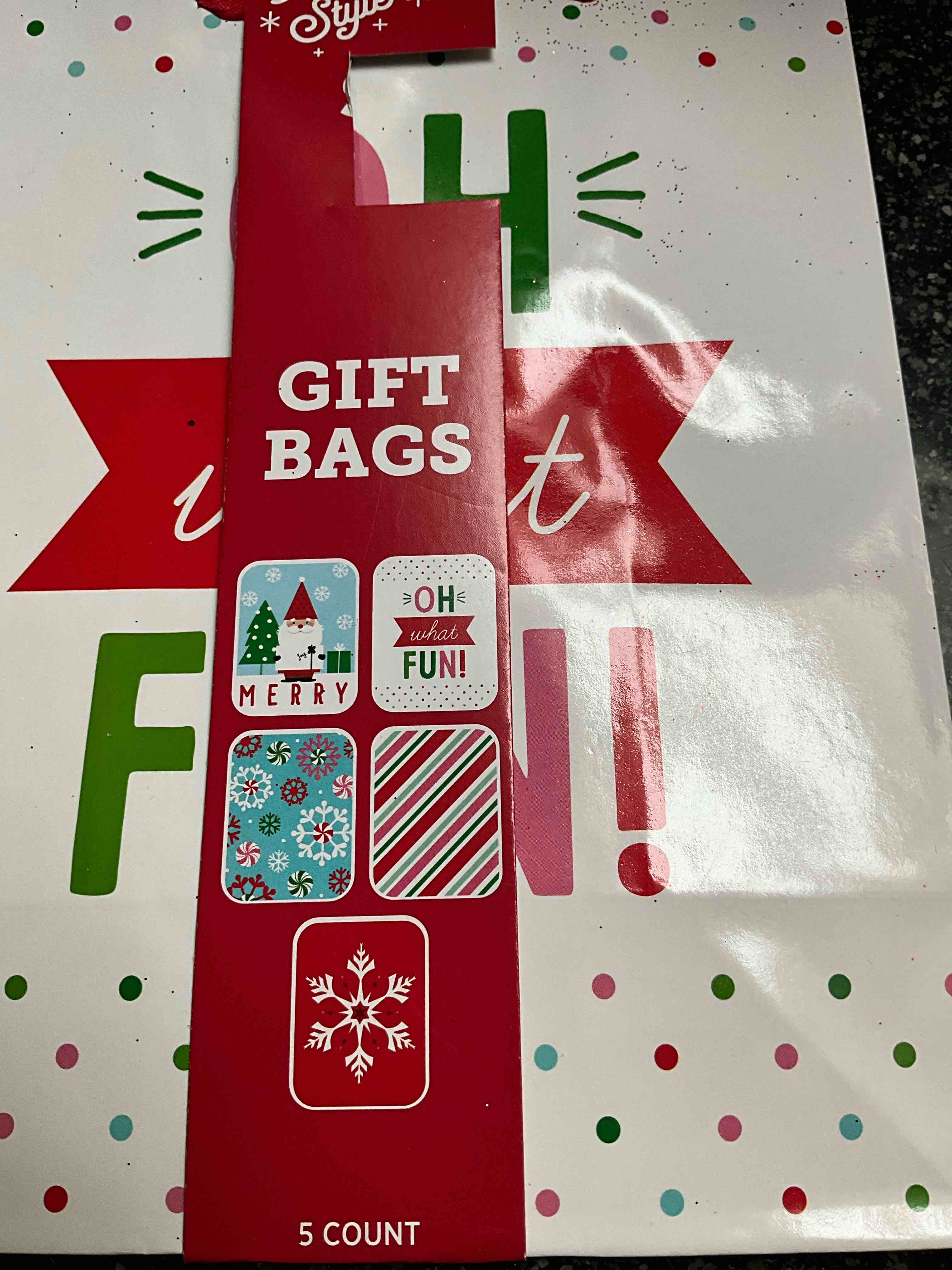 Holiday Style - Small - Gift Bags - 5 count