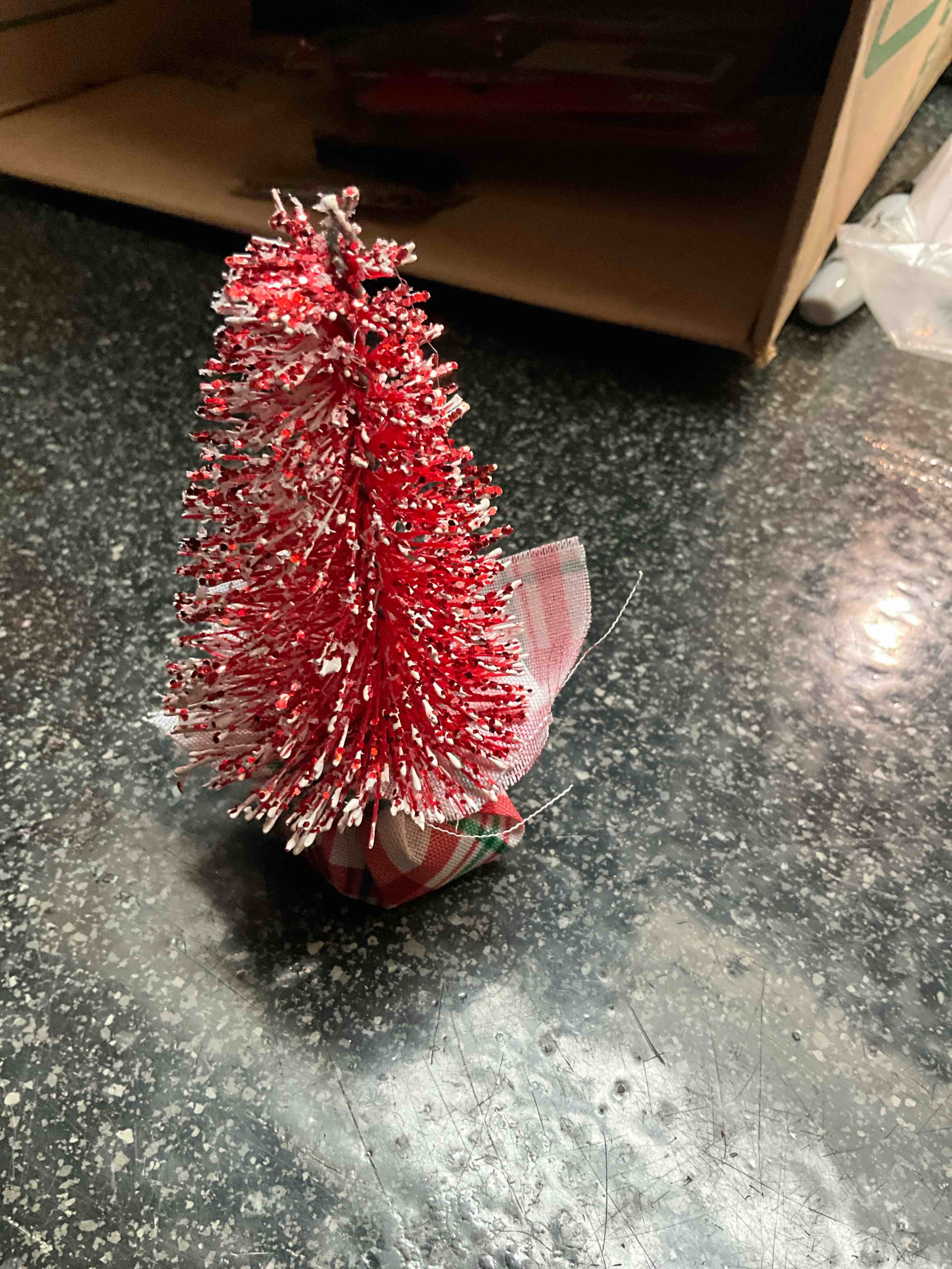 Holiday Style - Tree Decoration