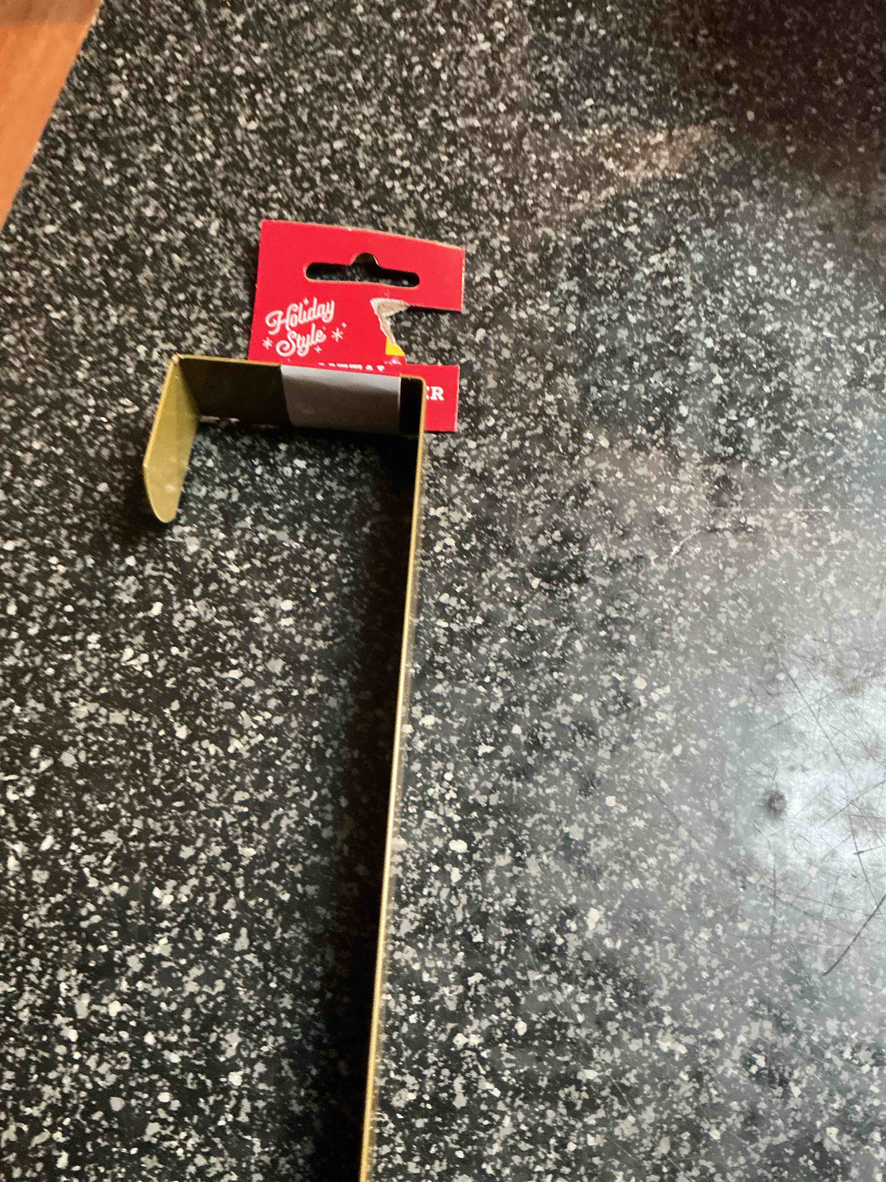 Holiday Style Metal Wreath Hanger