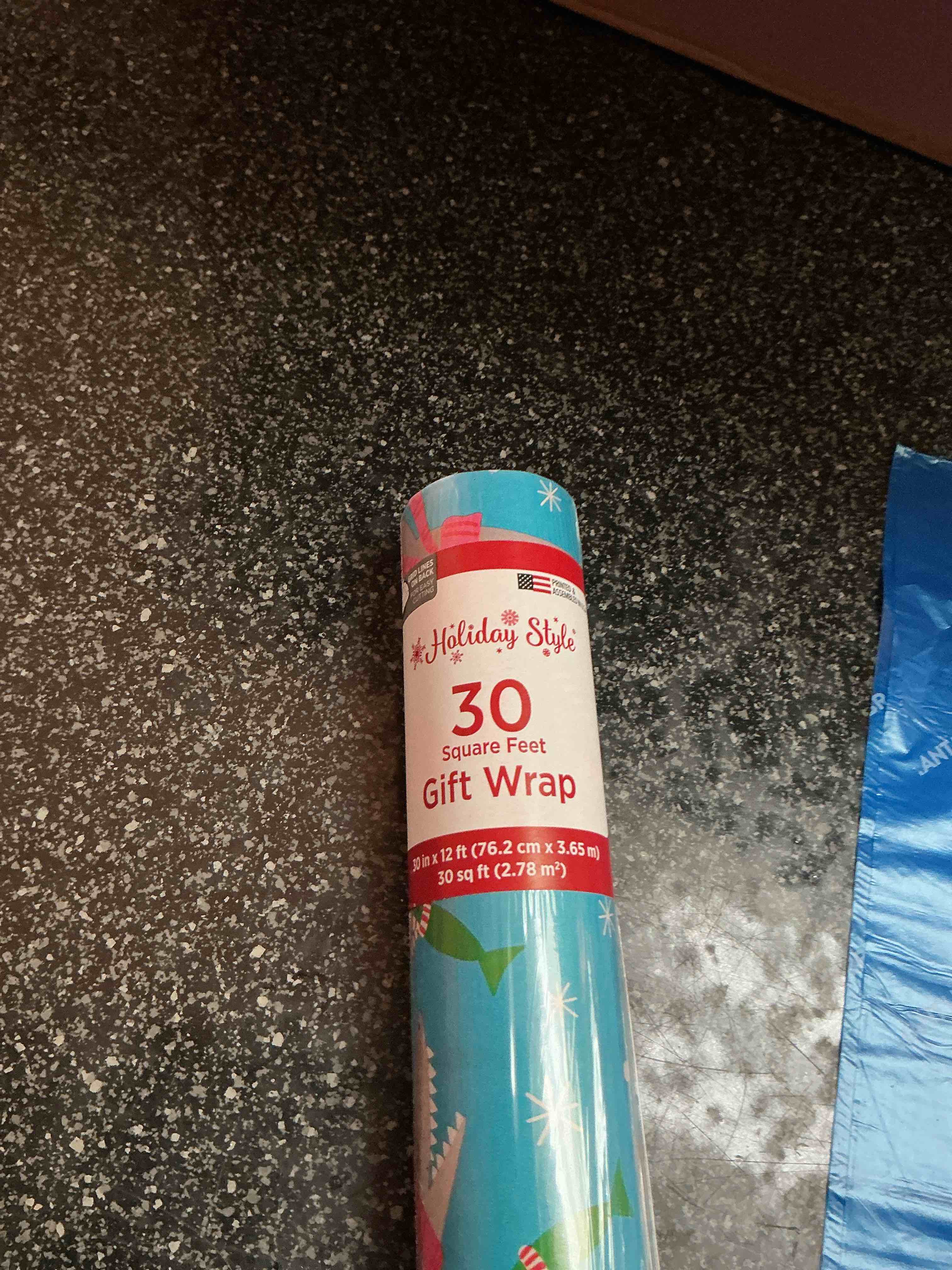 Holiday Style Wrapping Paper 30 Square Ft. 