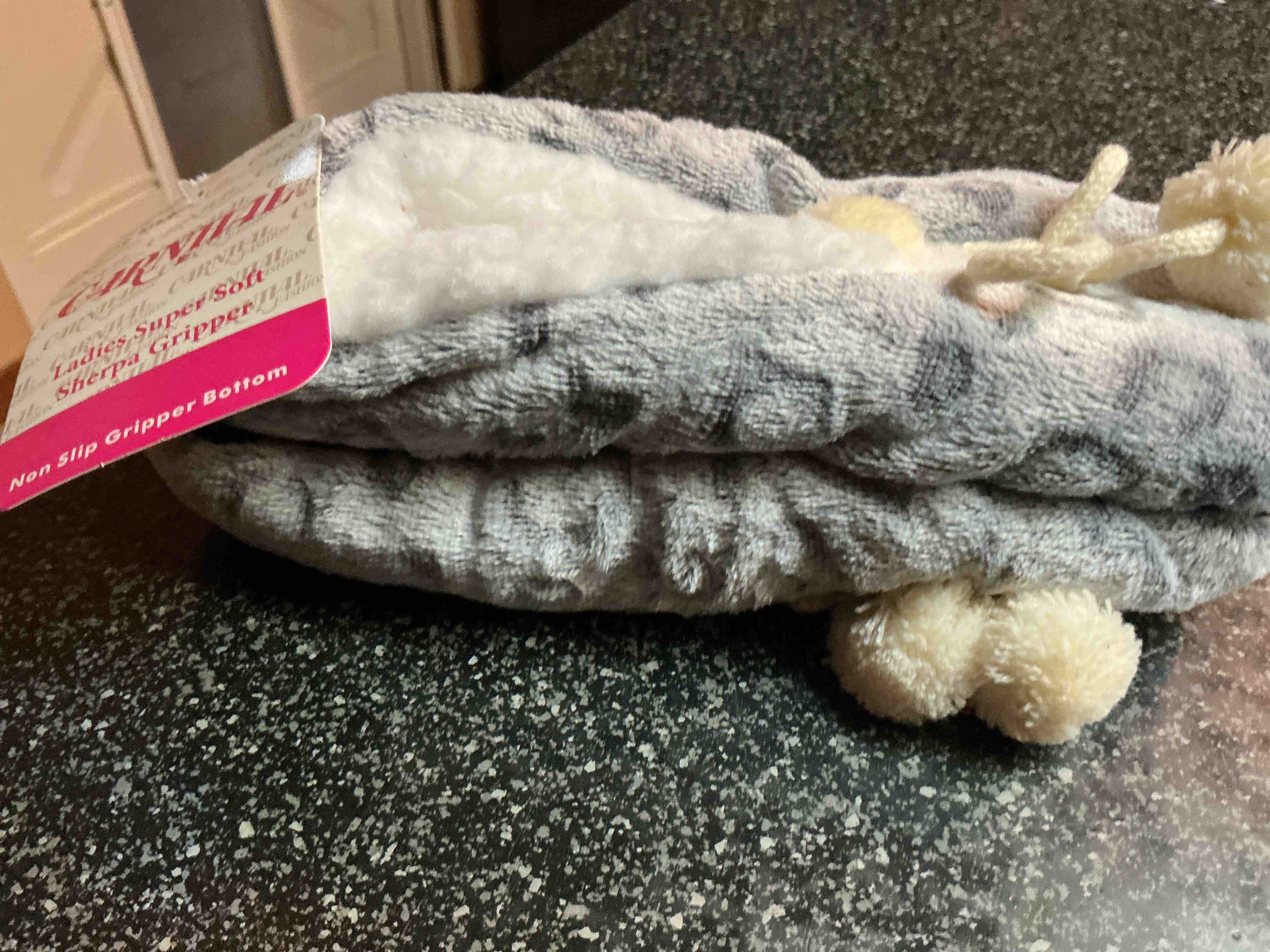 Carnival Ladies Super Soft Sherpa Grippers Slippers - One Size Fits All 