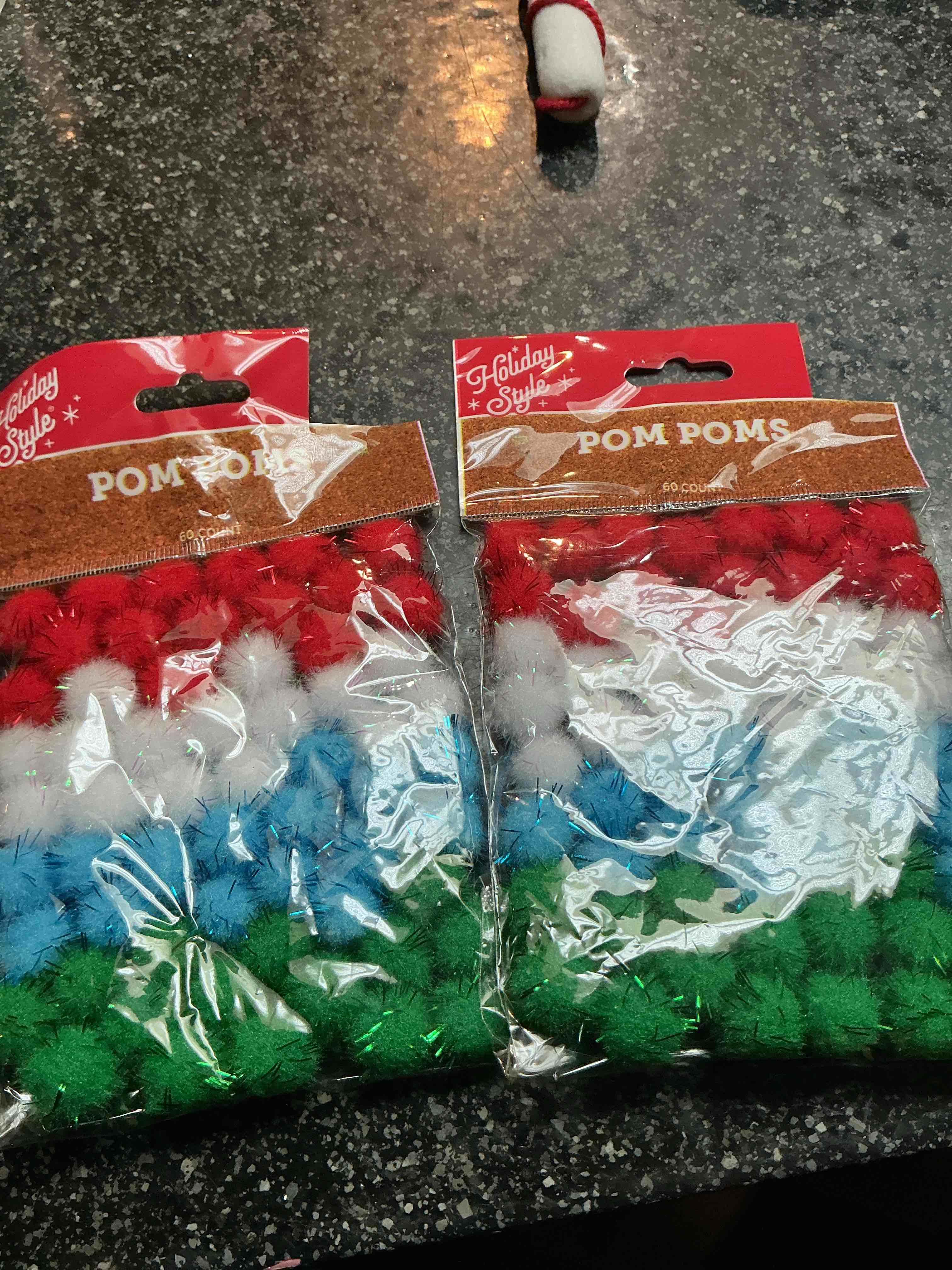 Holiday Style Pom Pom 60 Count