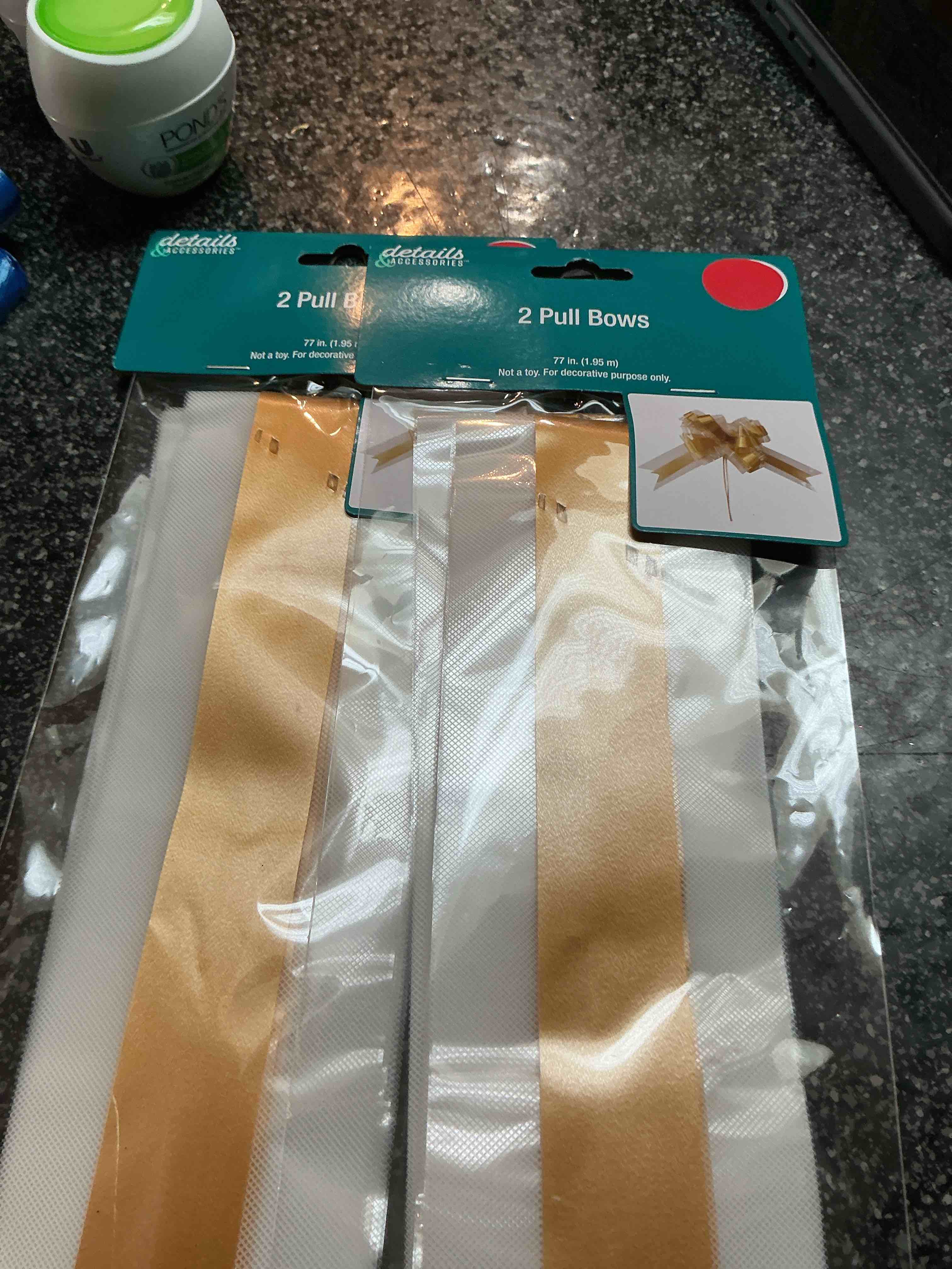 Details Accessories 2 Pull Bows