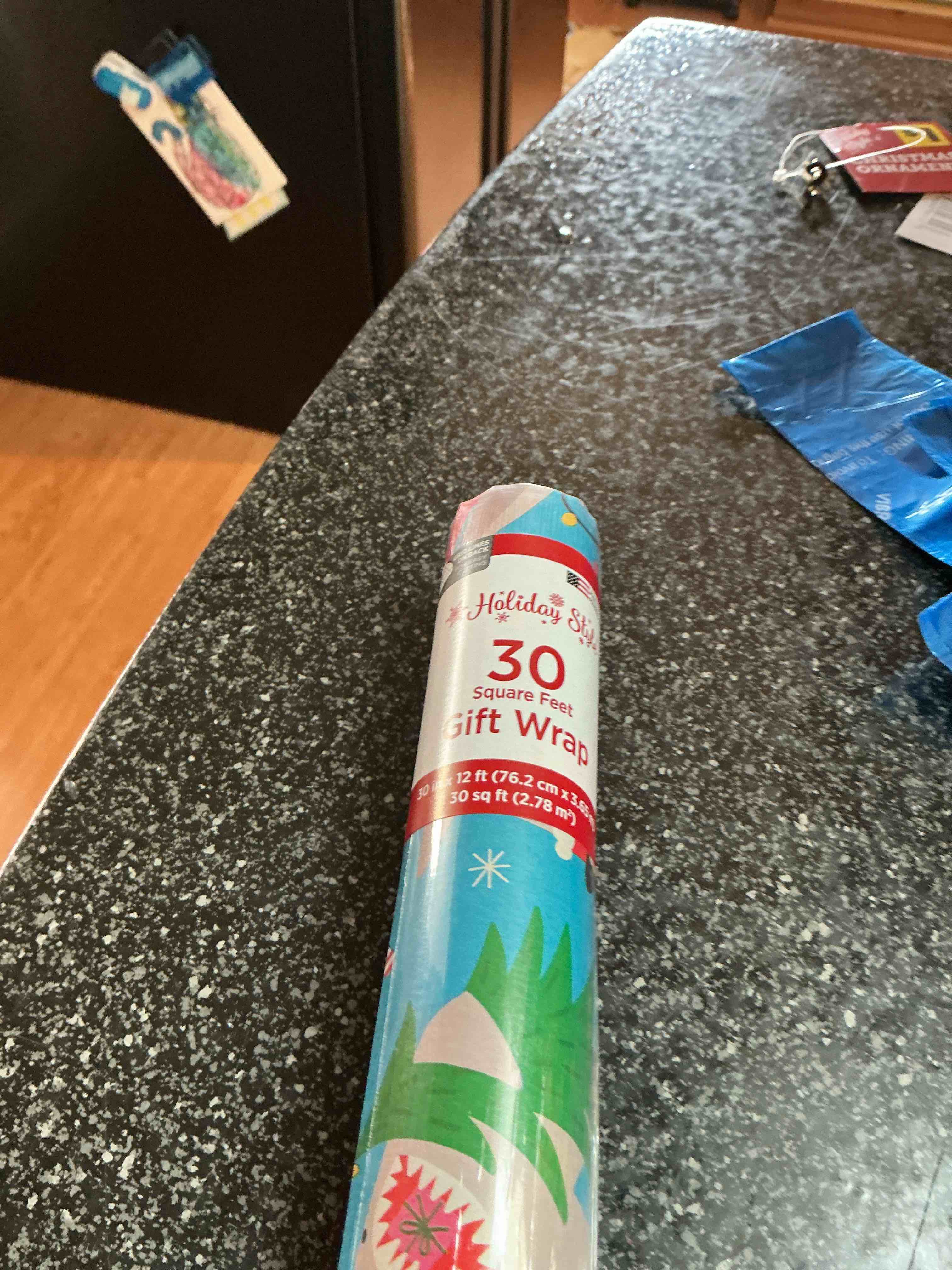 Holiday Style 30 Square Ft. - Gift Wrap