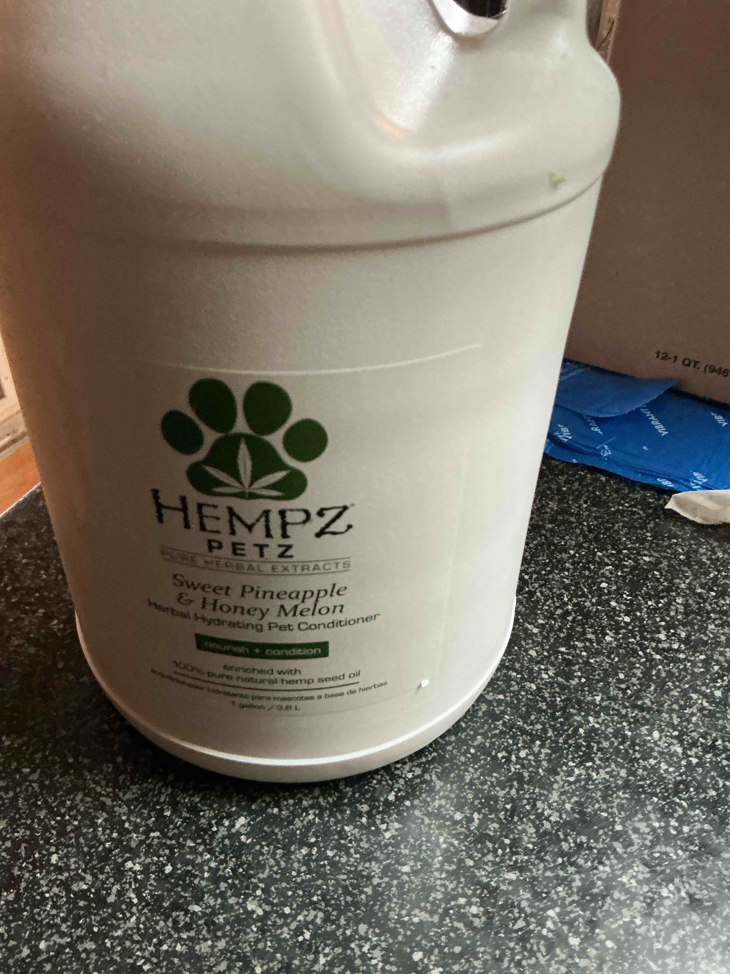 Hempz Petz Sweet Pineapple & Honey Melon  Pet Condition 100 % Pure Hemp Seed Oil 1 Gal. 