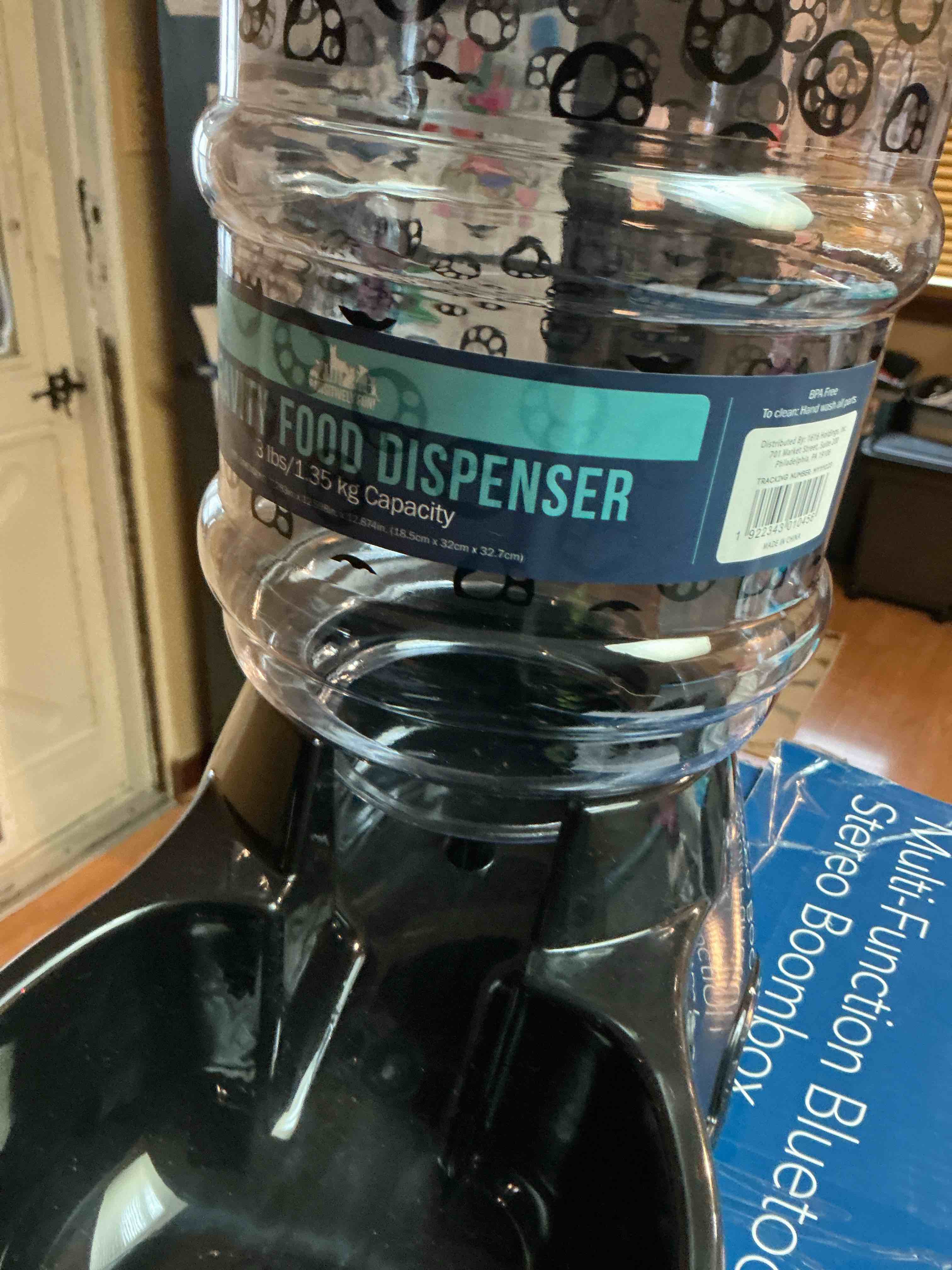 gravity food dispenser 