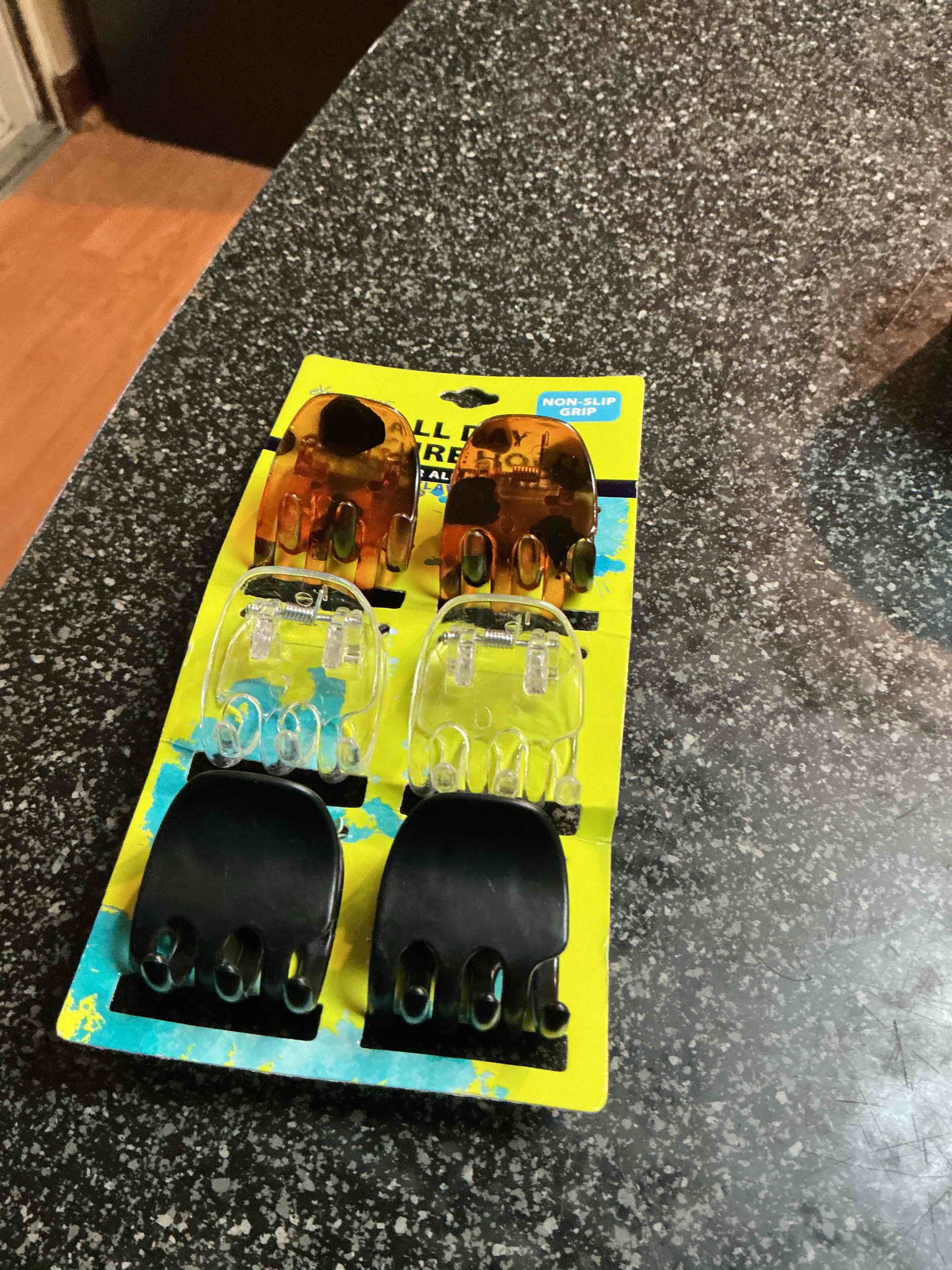 Expressions All Day Secure Hold Non Slip Grip 6 Clips