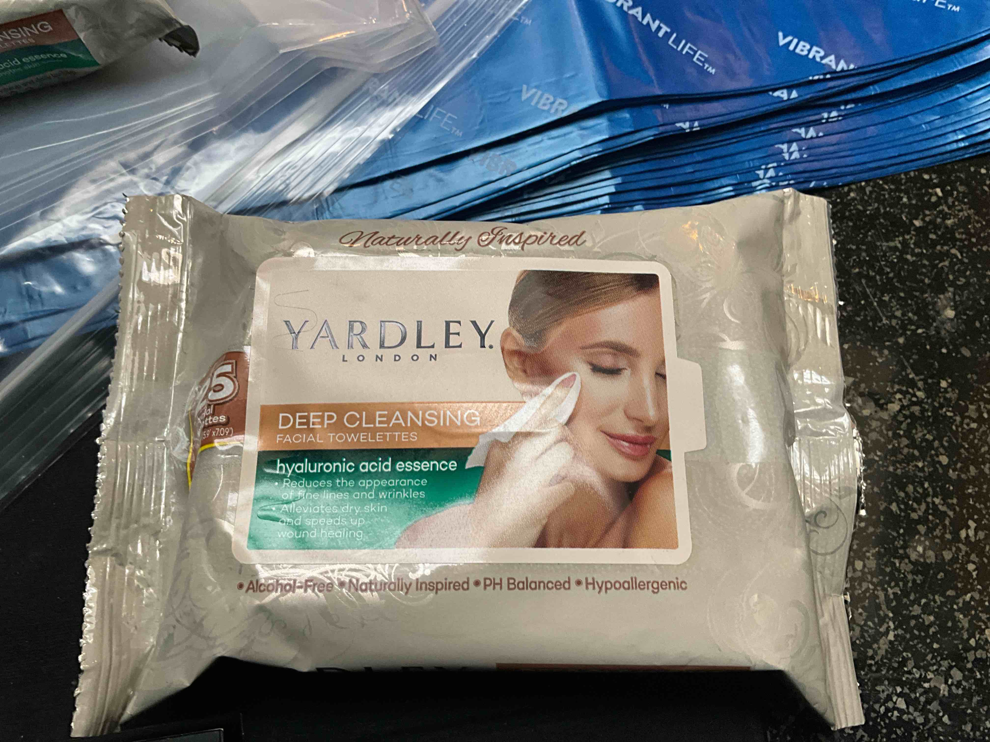 Yardley London - Deep Cleansing Facial Towelettes - 25 Towelettes