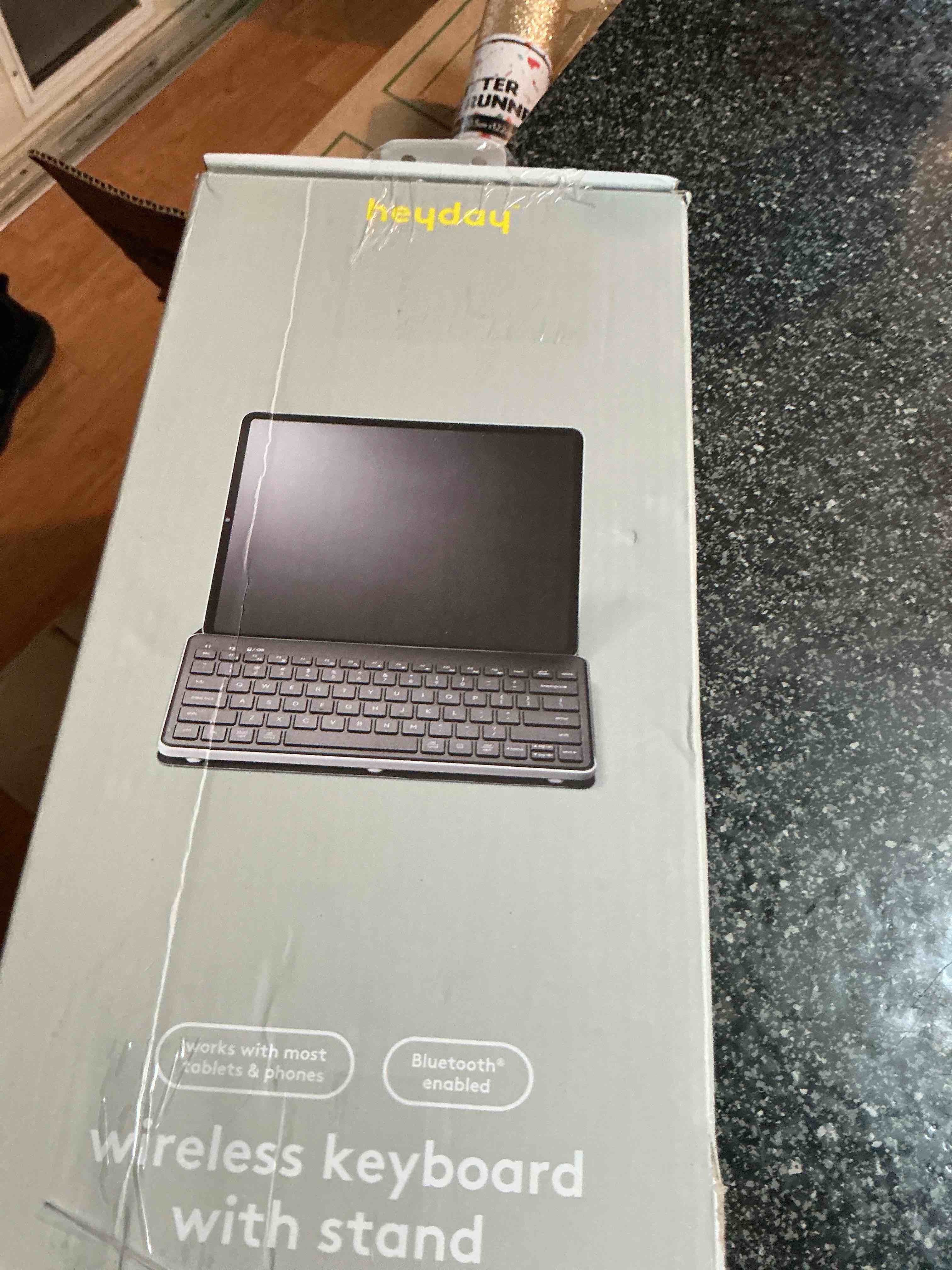 Heyday Wireless Keyboard With Stand
