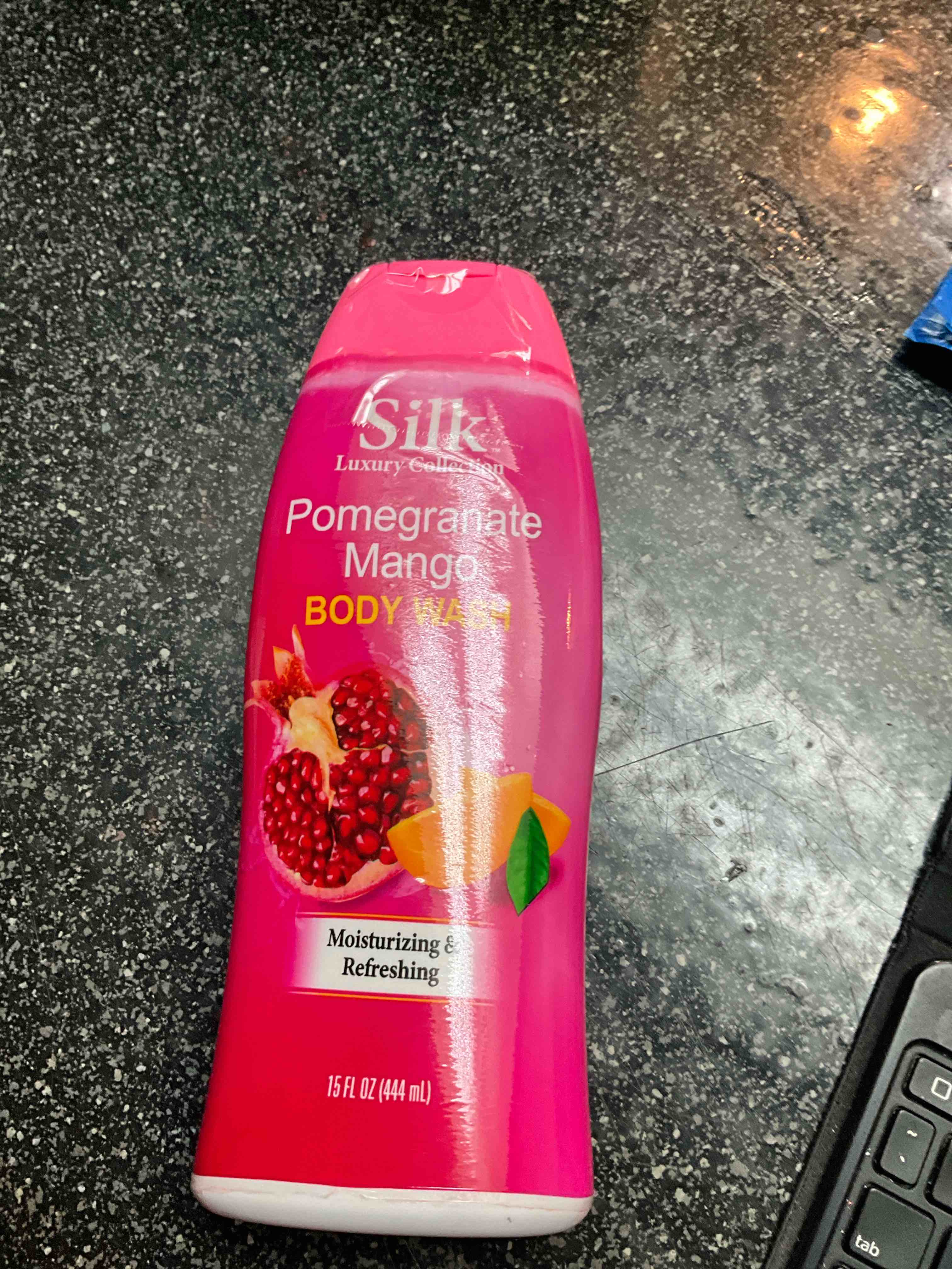 Silk - Luxury Collection - Pomegranate/Mango Body Wash - 15 oz 