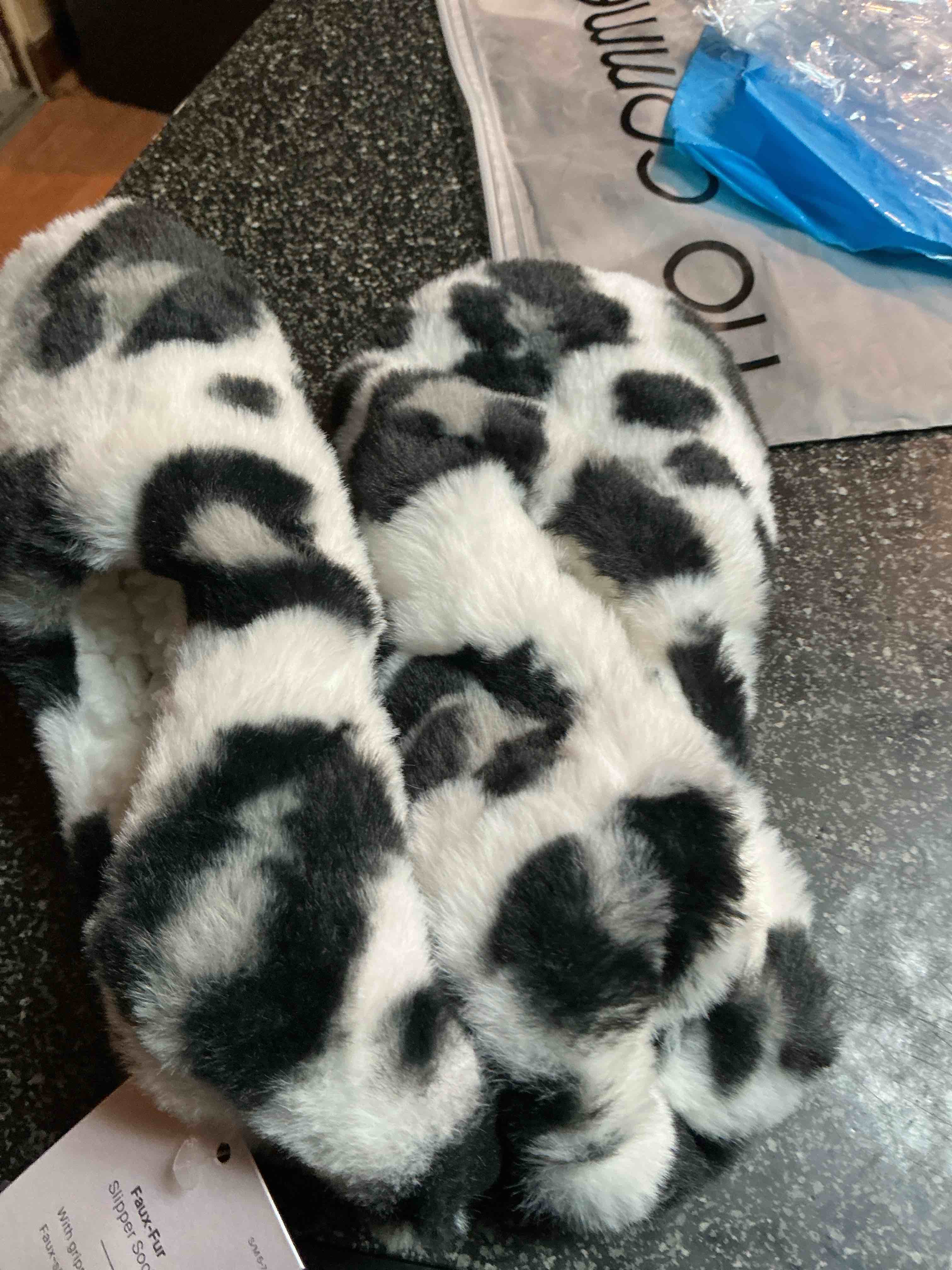 Condition photo showing New/Like New for Auden Faux-Fur Slipper Shoes 