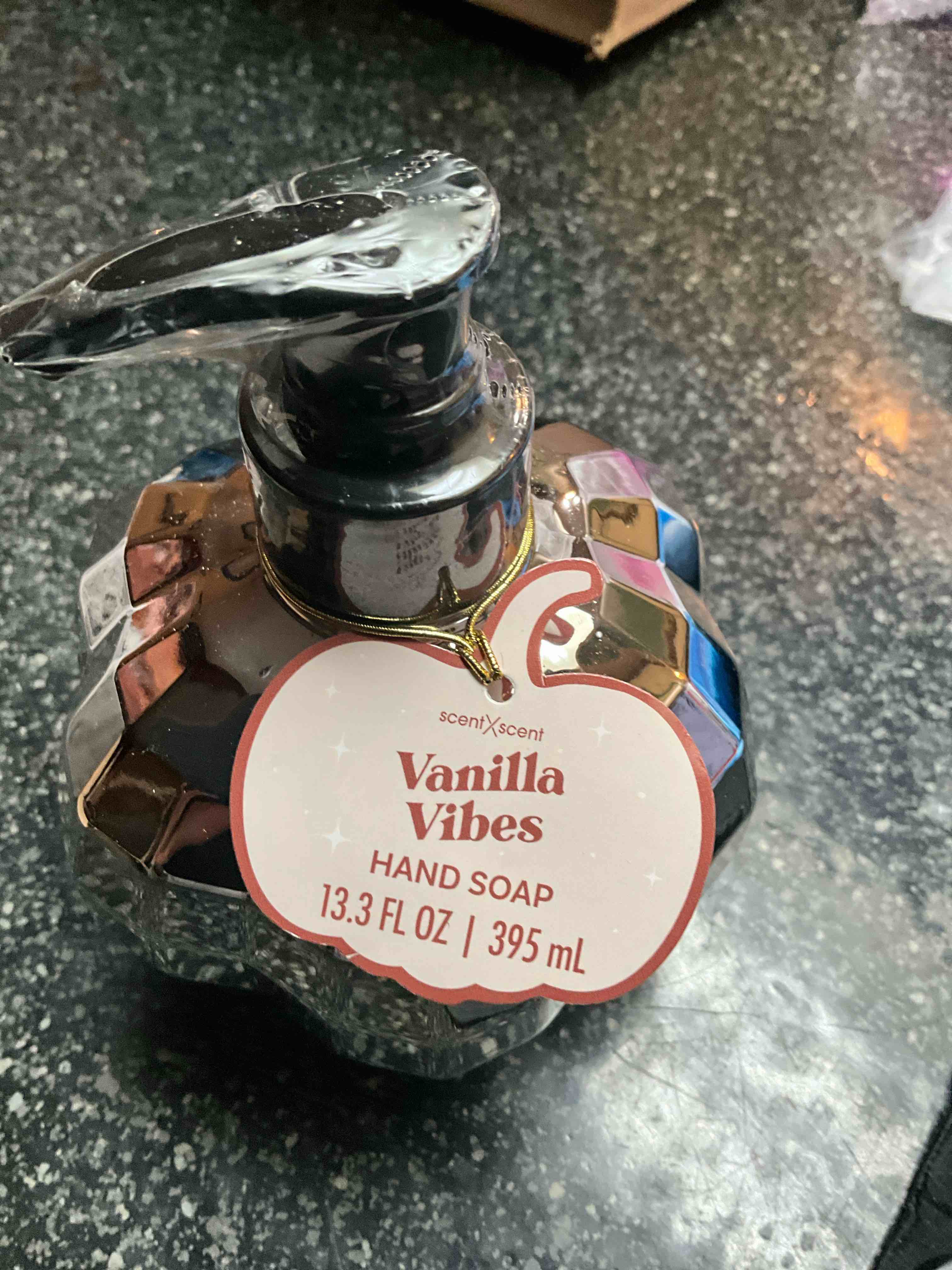 SCENTXSCENT - Vanilla Vibes - Hand Soap - 13.3 oz 